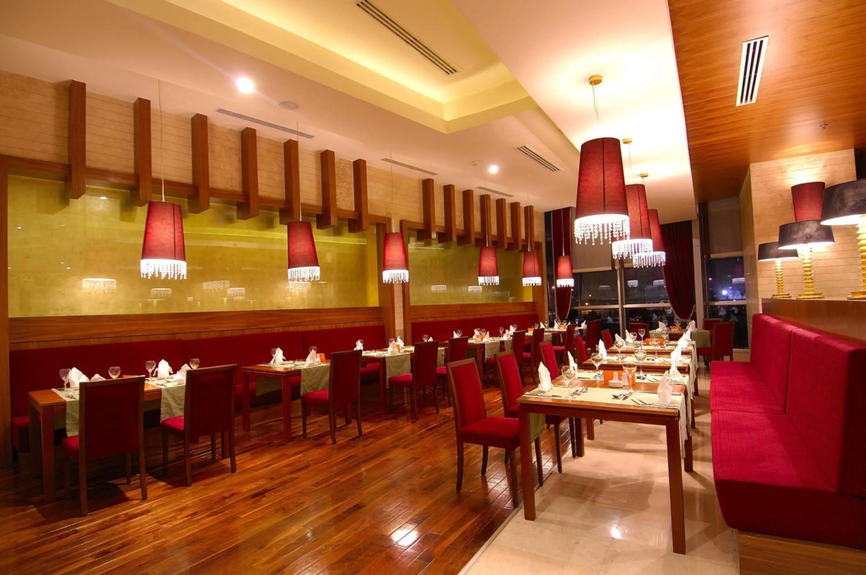 Restaurant/places to eat in Dedeman Konya Hotel Convention Center