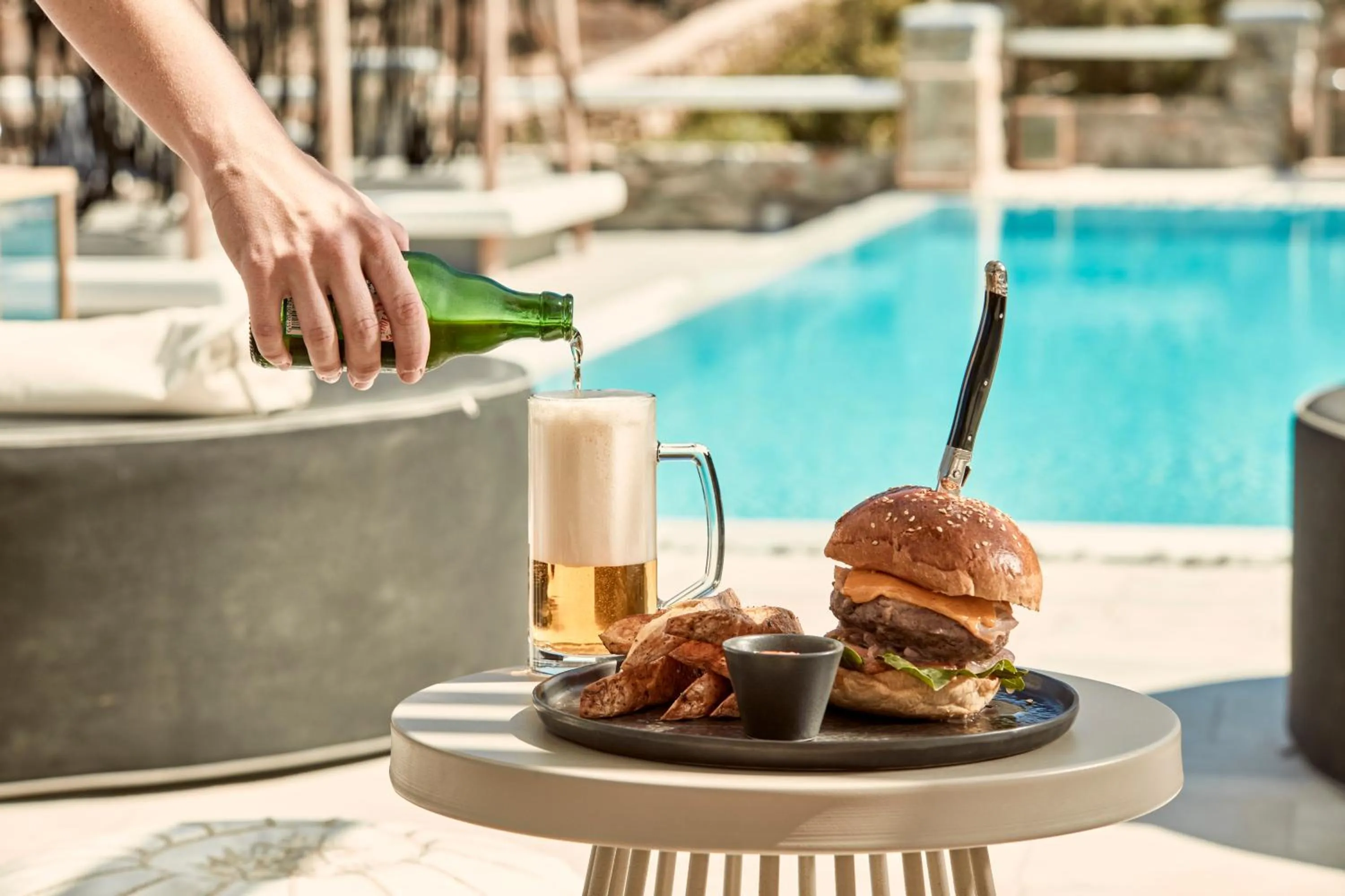 Restaurant/places to eat in Mykonos No5 Luxury Suites & Villas