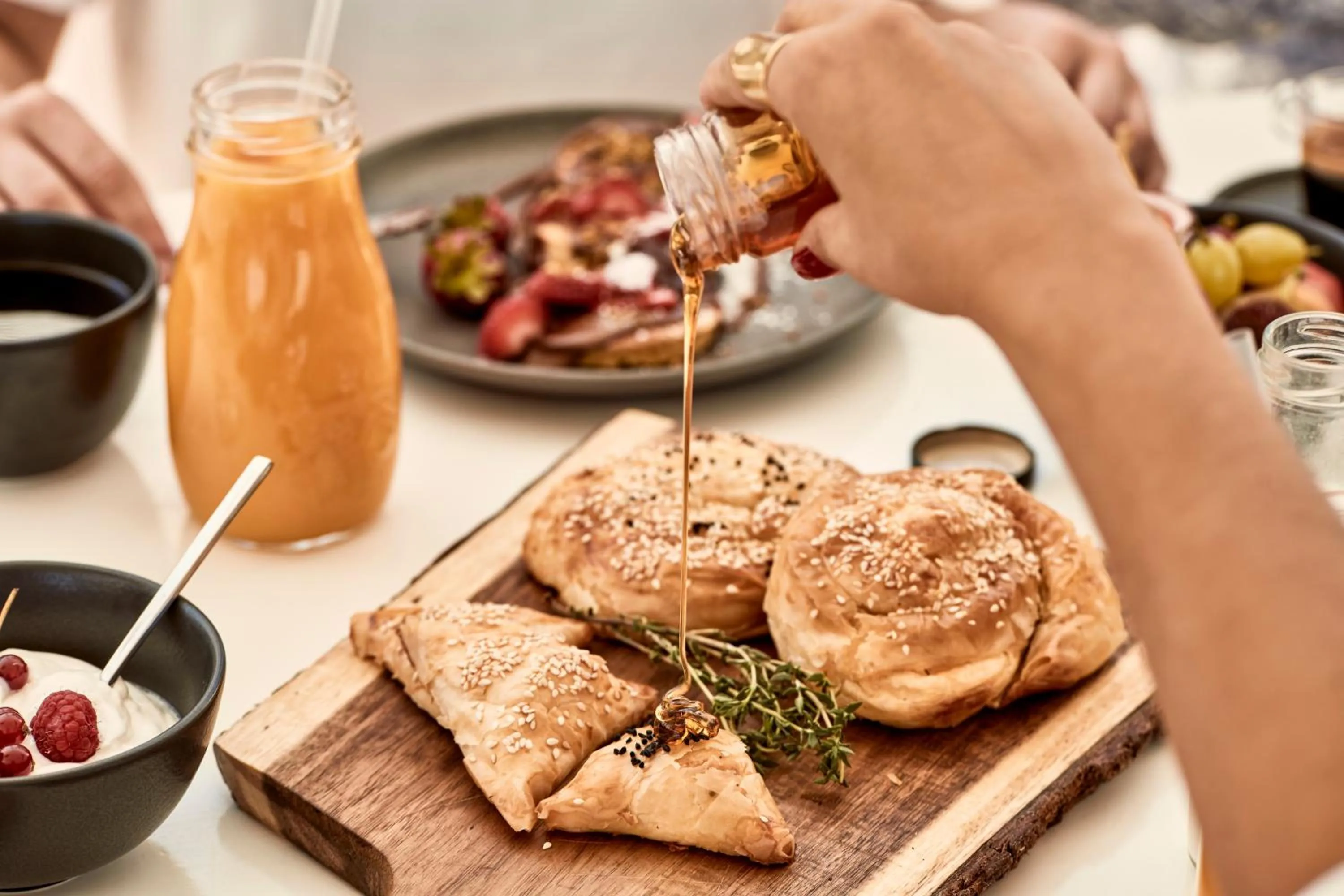 Restaurant/places to eat in Mykonos No5 Luxury Suites & Villas