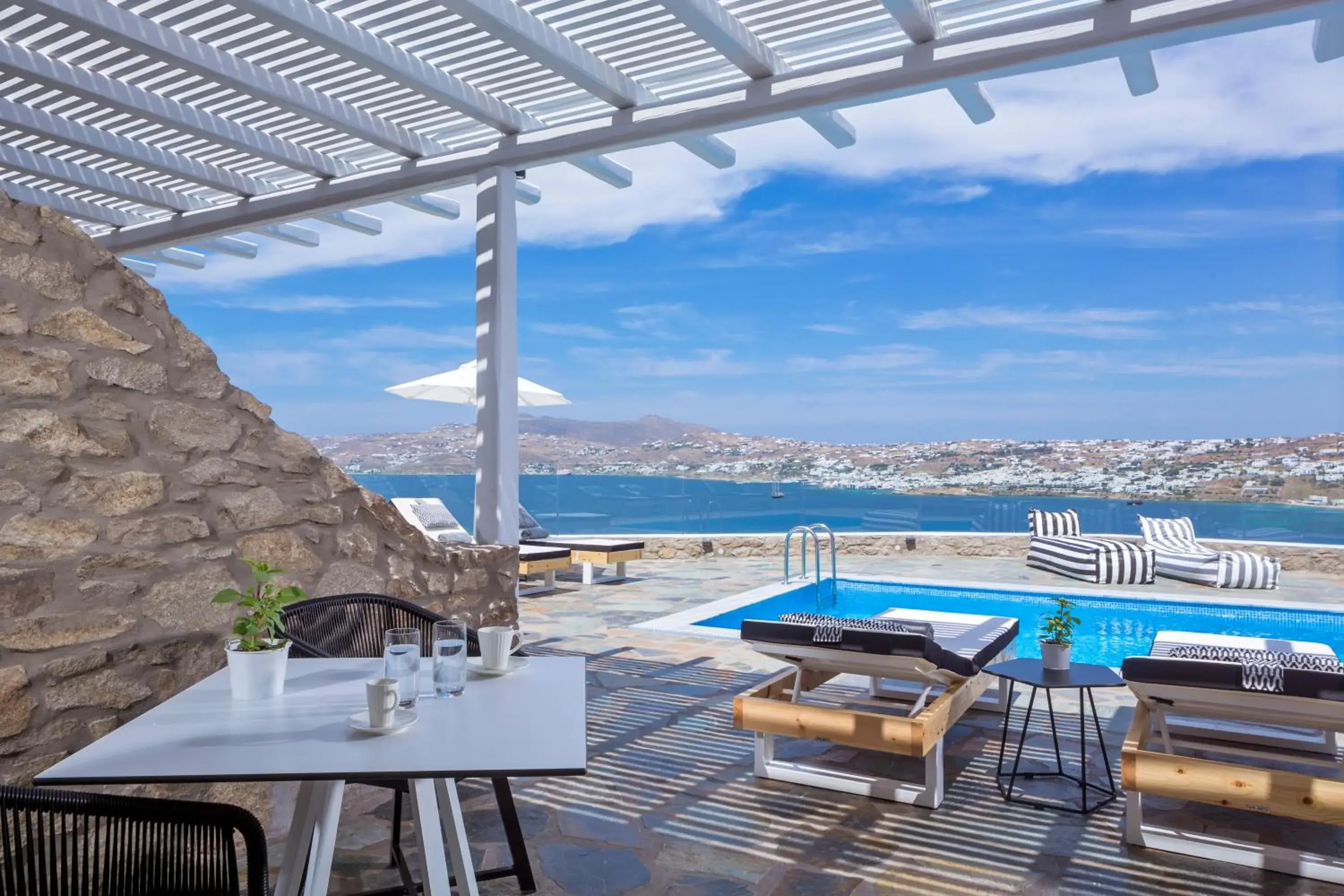 Sea view in Mykonos No5 Luxury Suites & Villas Sea view in Mykonos No5 Luxury Suites & Villas
