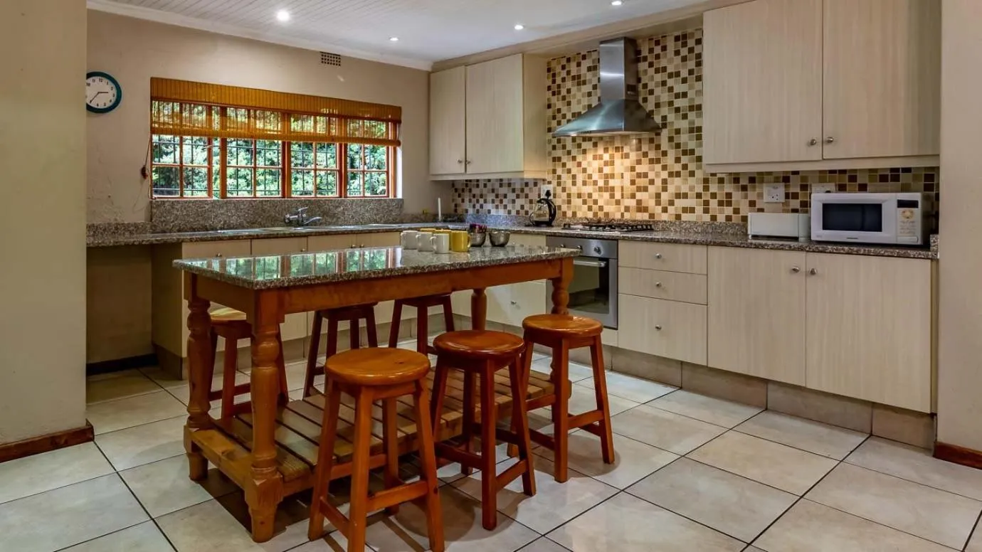 Kitchen or kitchenette in Misty Mountain