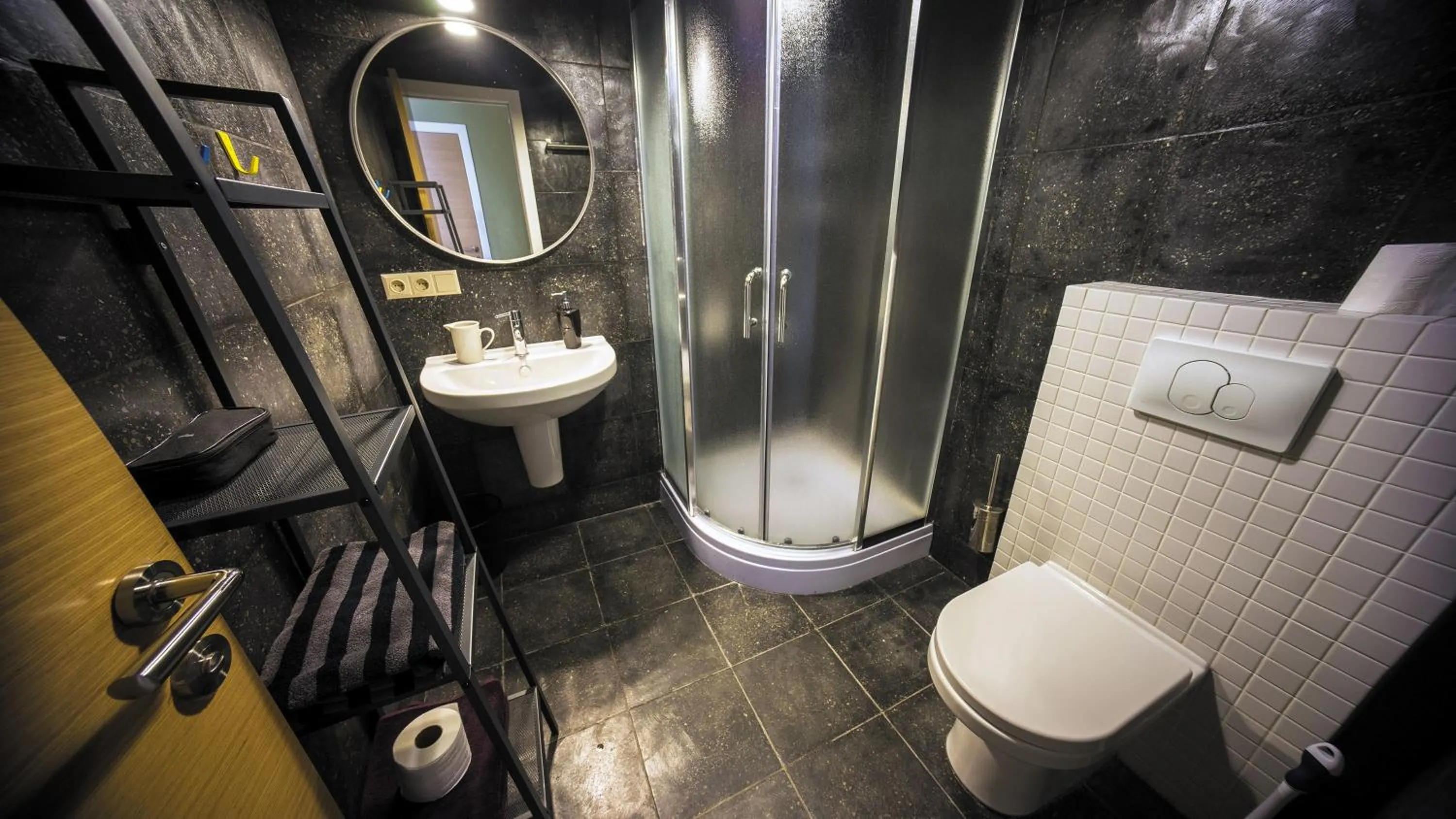 Shower in Tsar Bani Spa Resort