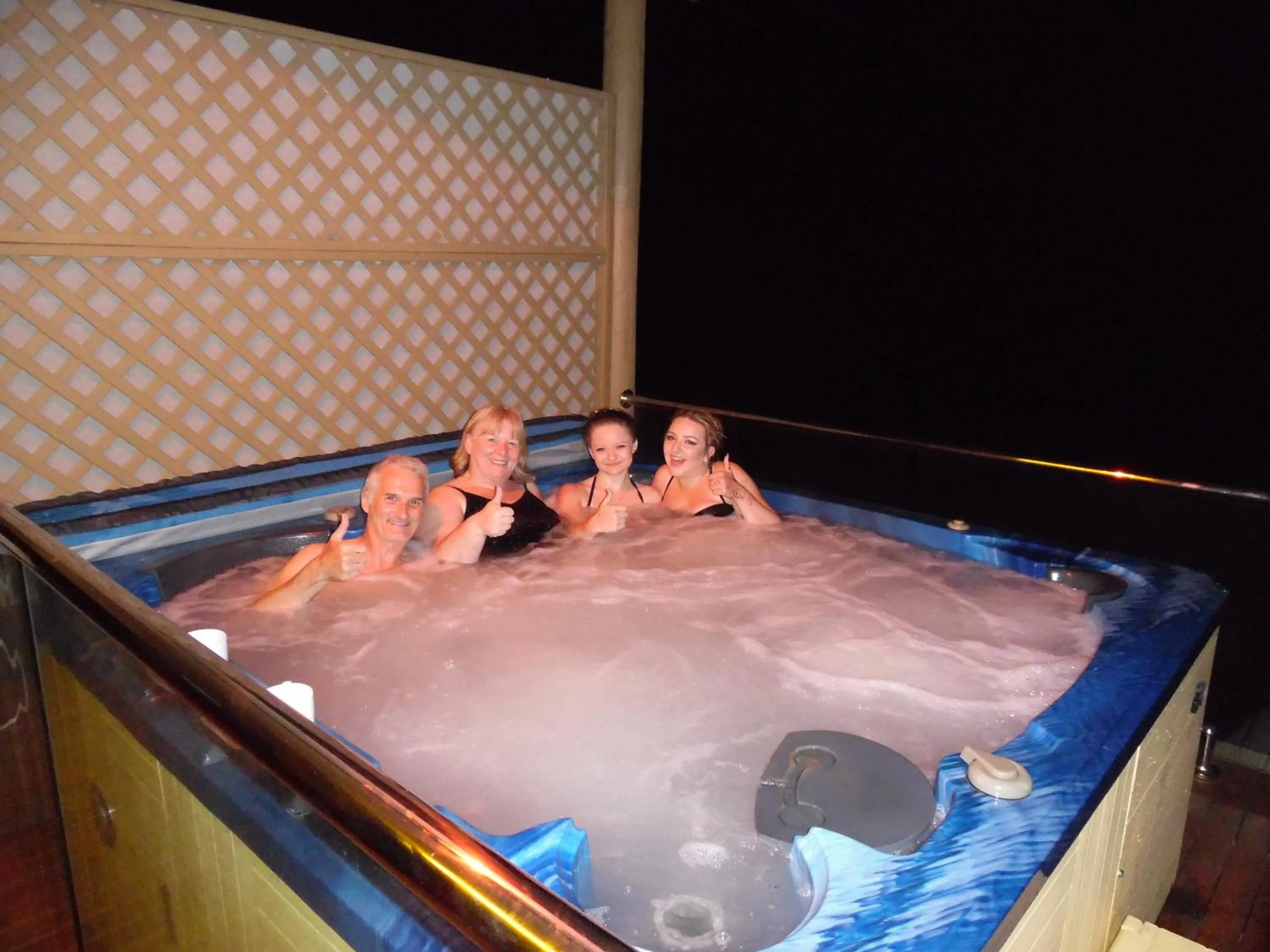 Hot Tub in On the Deck @ Shark Bay