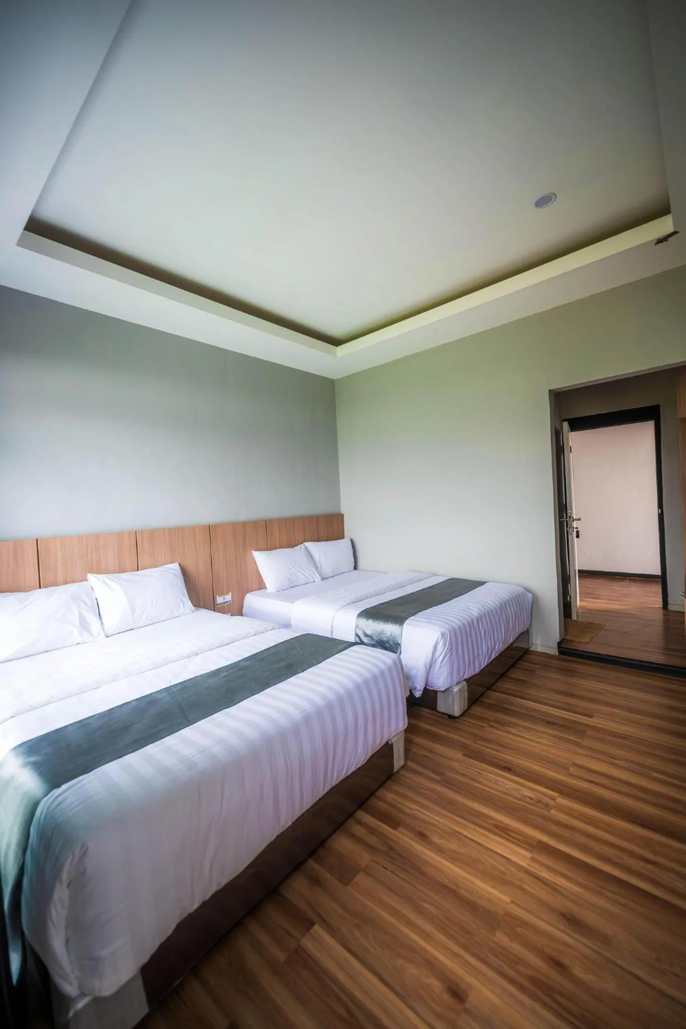 Bedroom, Bed in Elge Hotel and Villa Sarangan