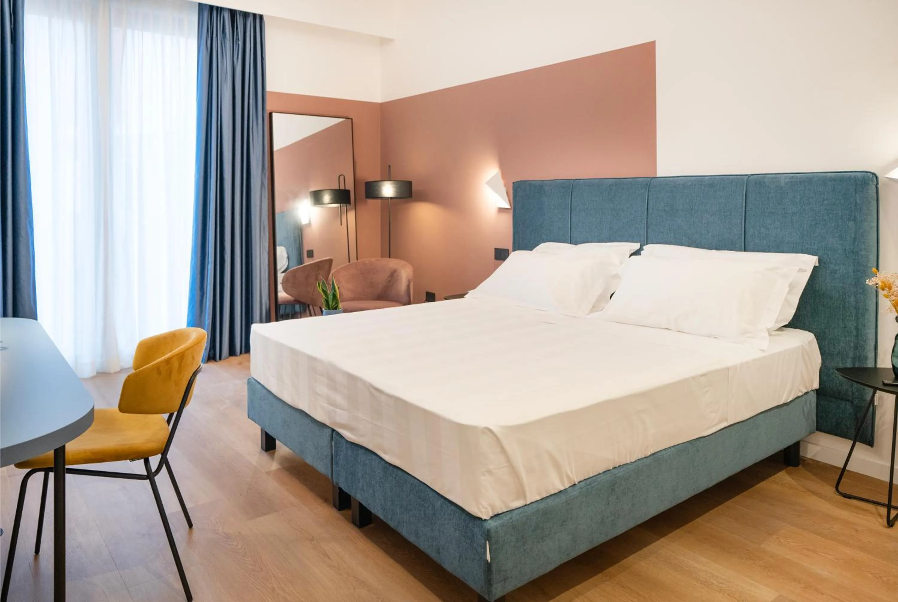 Photo of the whole room, Bed in BISCARDI Hotel