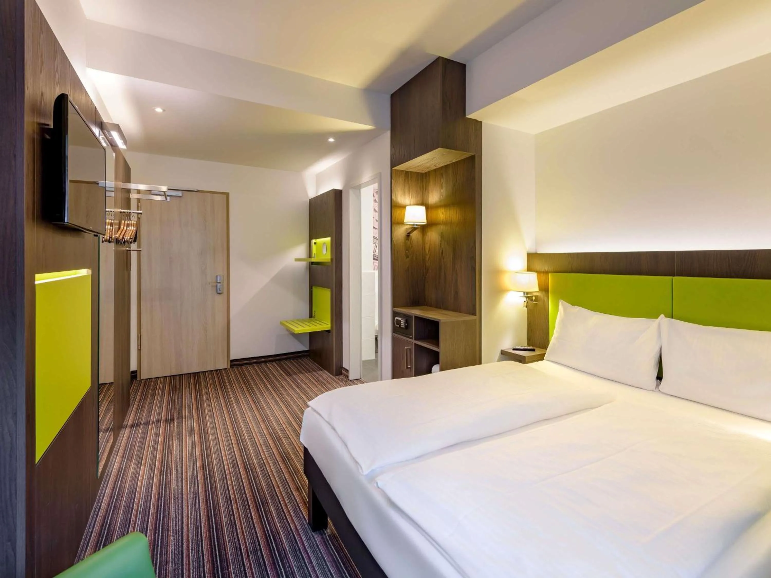 Bedroom, Bed in Ibis Styles Trier
