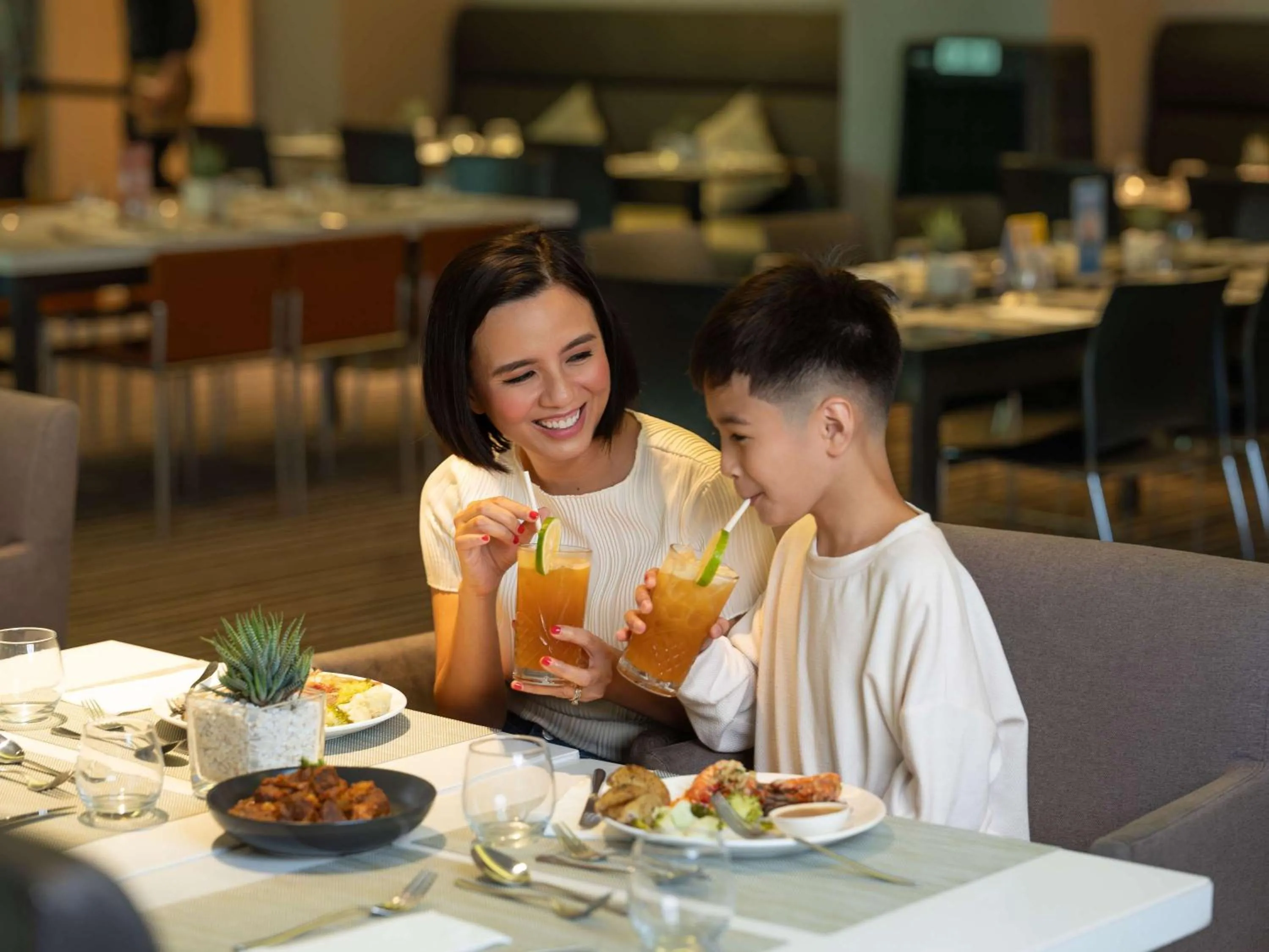 Restaurant/places to eat in Novotel Manila Araneta City Hotel