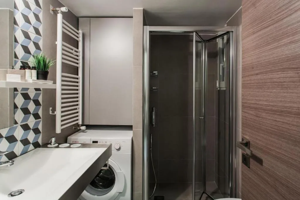 Shower in Tranquil Studio in Pangrati Athens Center