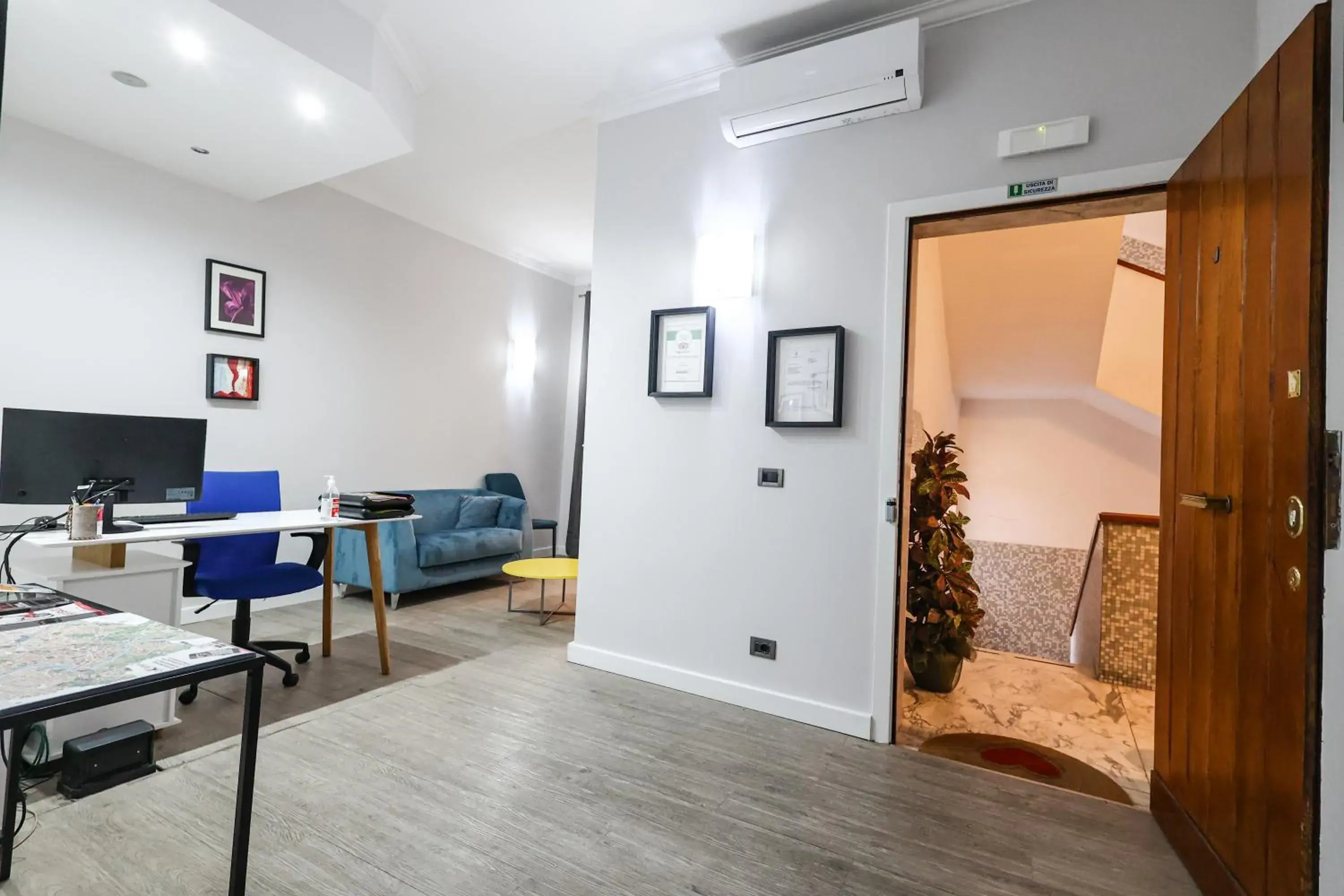 Lobby or reception, Bed in Seven Kings Relais Lobby or reception, Bed in Seven Kings Relais