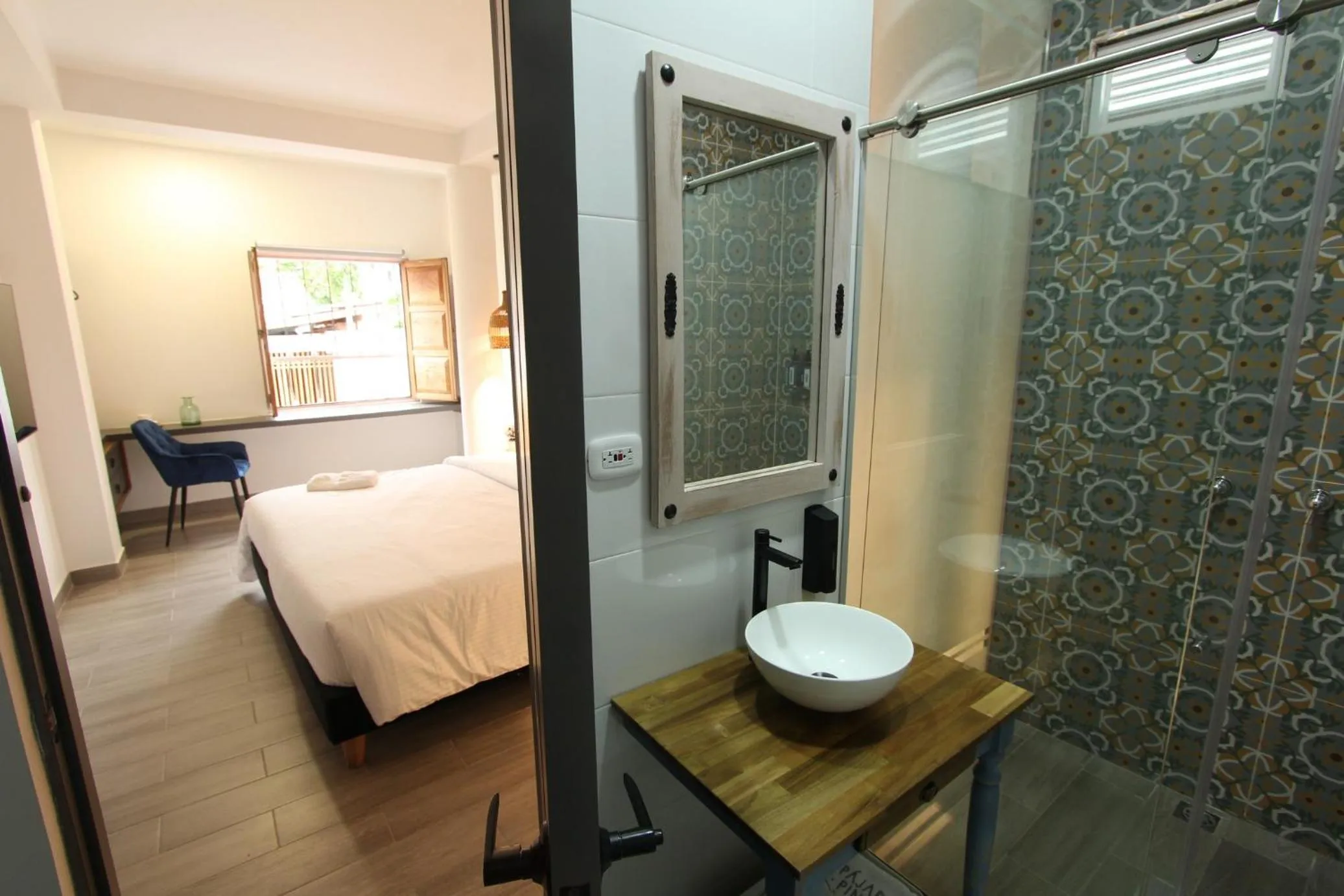 Bathroom, Bed in Hotel Pajara Pinta