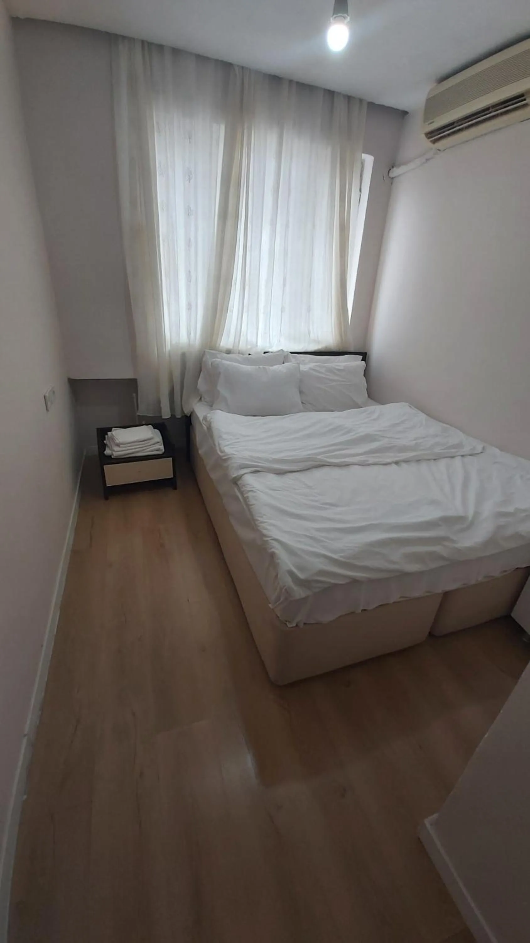 Photo of the whole room, Bed in Dilmac Hotel