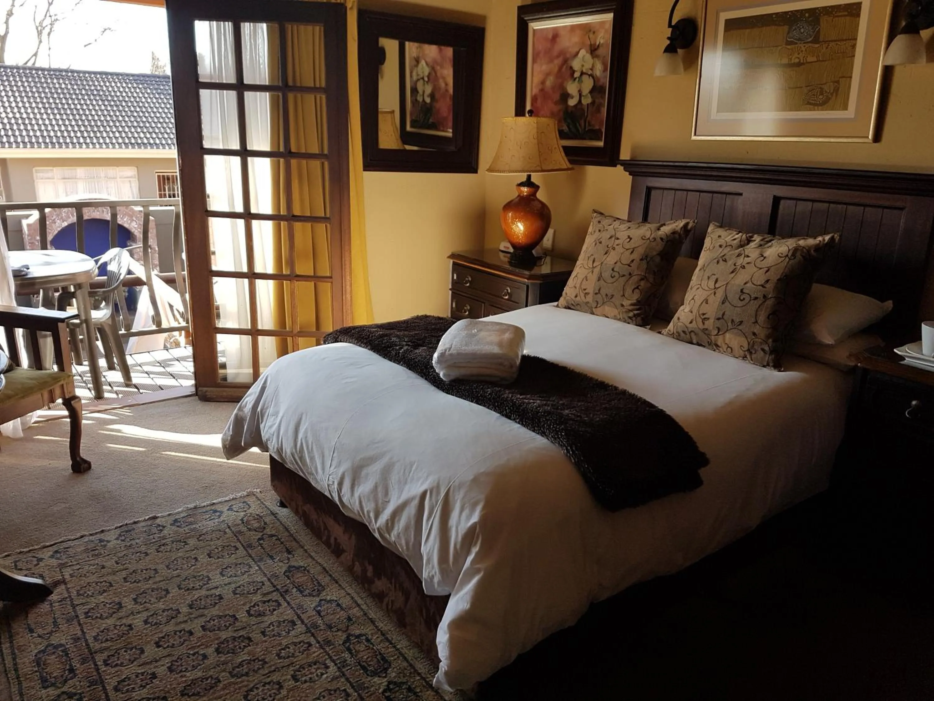 Bed in Izimbali Lodge and Restaurant