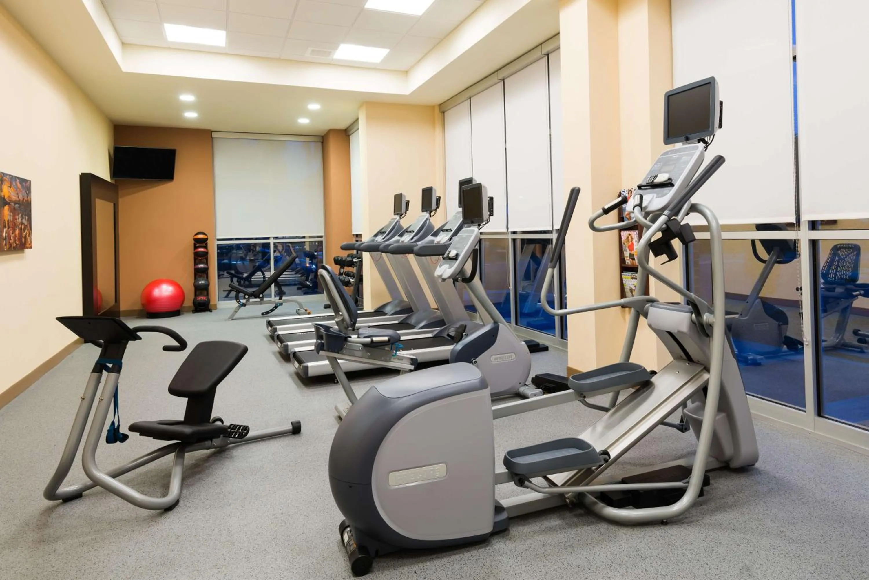 Fitness centre/facilities in Homewood Suites by Hilton Little Rock Downtown