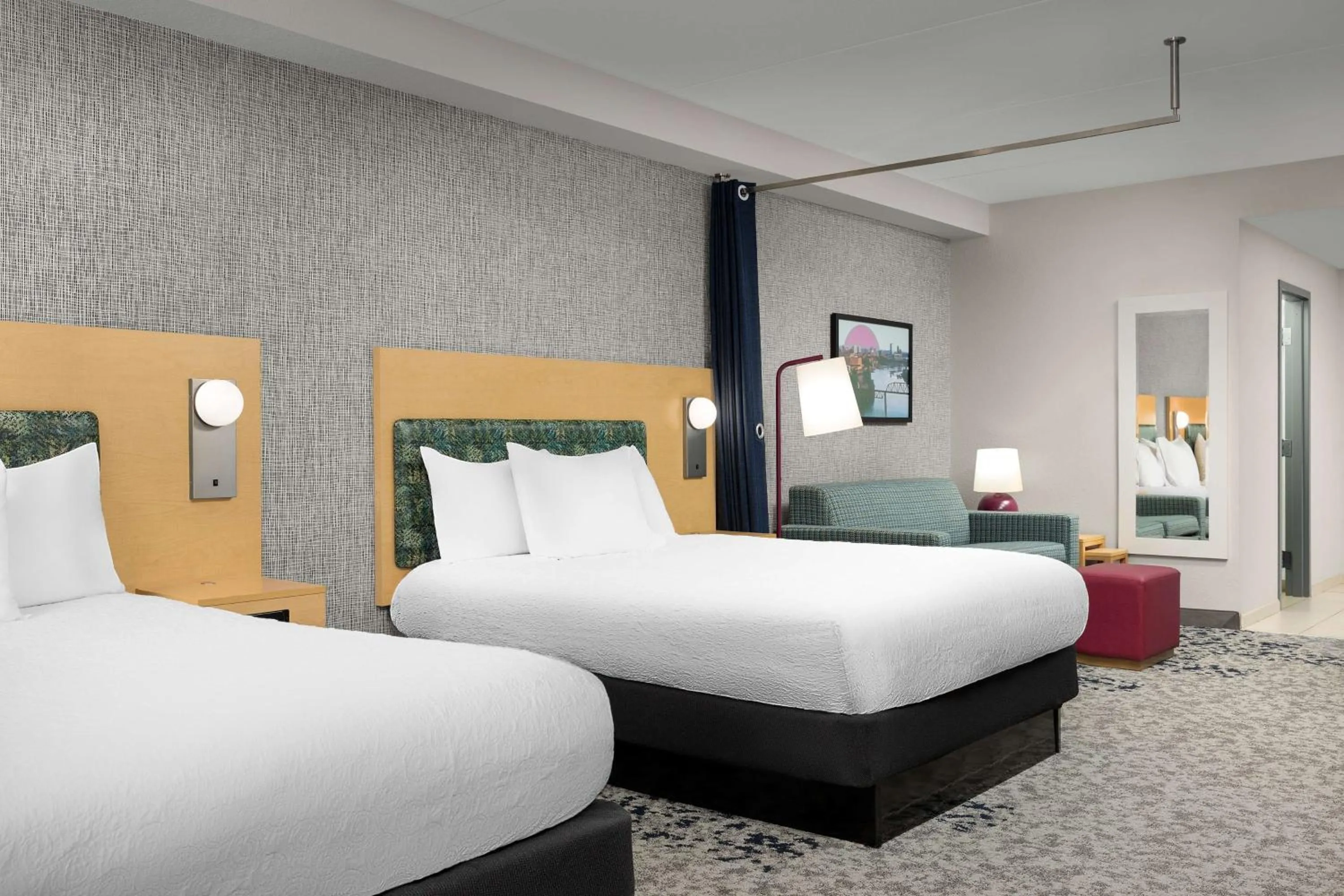 Living room, Bed in Home2 Suites by Hilton Knoxville West