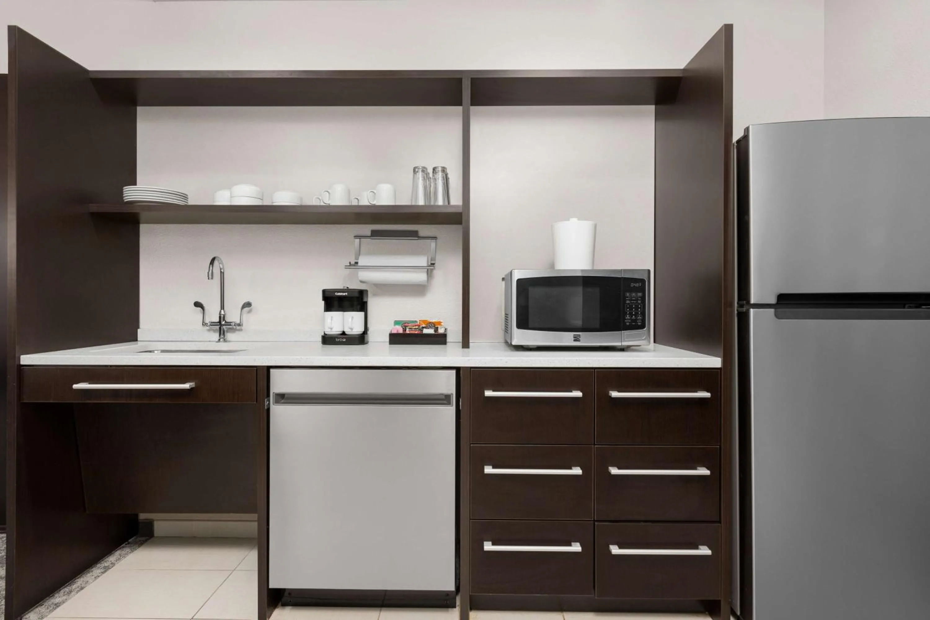 Kitchen or kitchenette in Home2 Suites by Hilton Knoxville West
