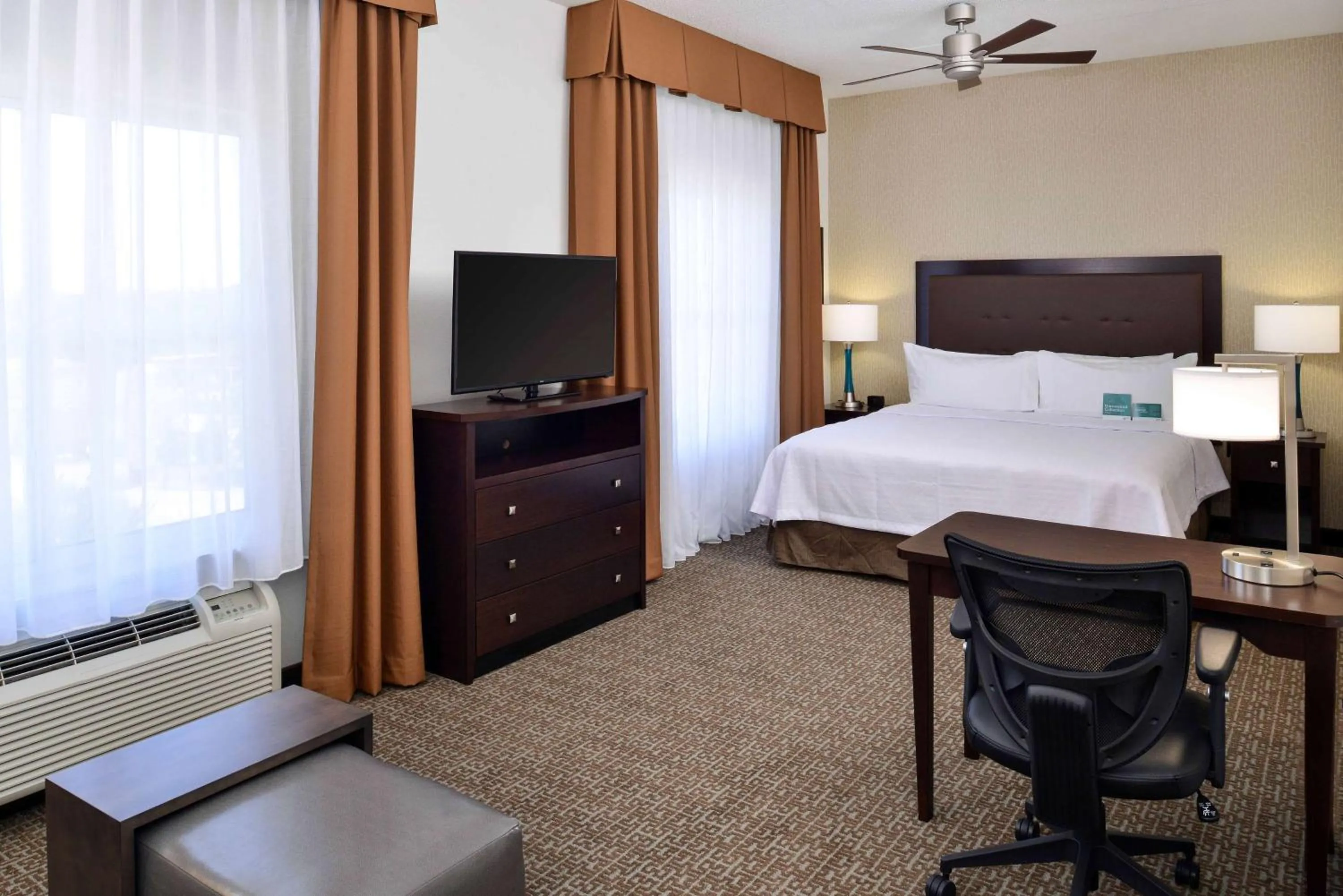 Living room, Bed in Homewood Suites by Hilton Columbia/Laurel