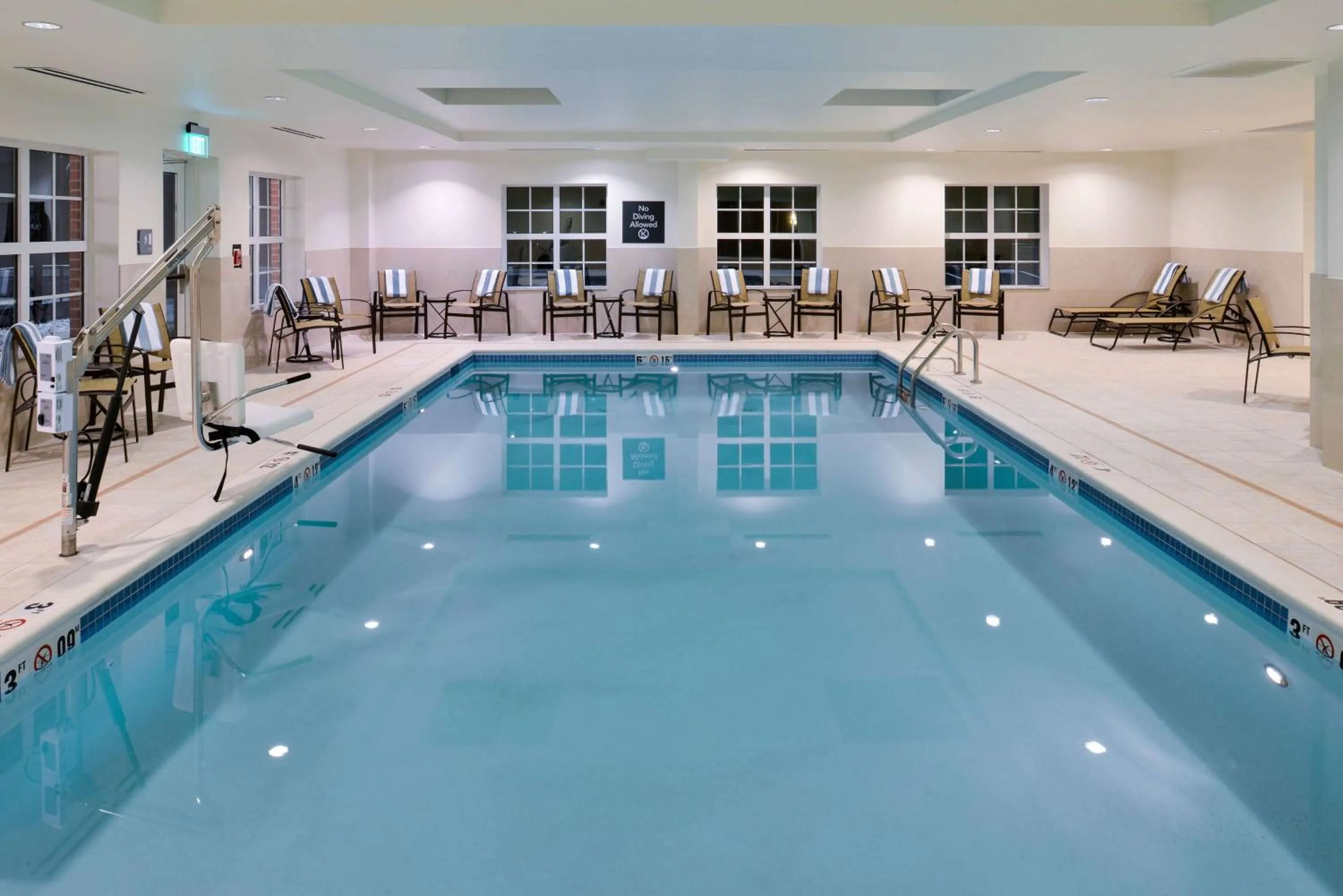 Pool view in Homewood Suites by Hilton Columbia/Laurel