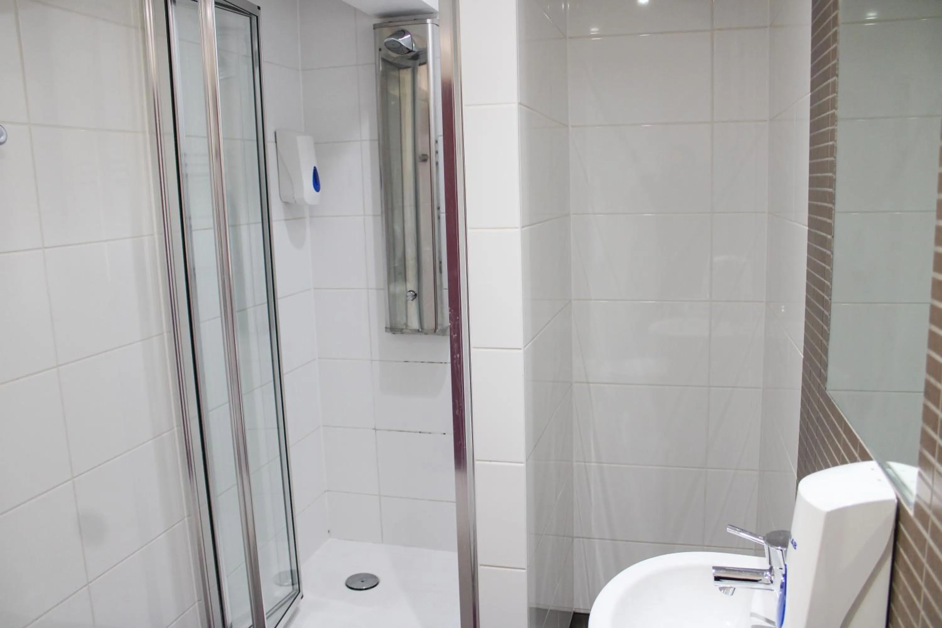 Bathroom in Safestay London Kensington Holland Park