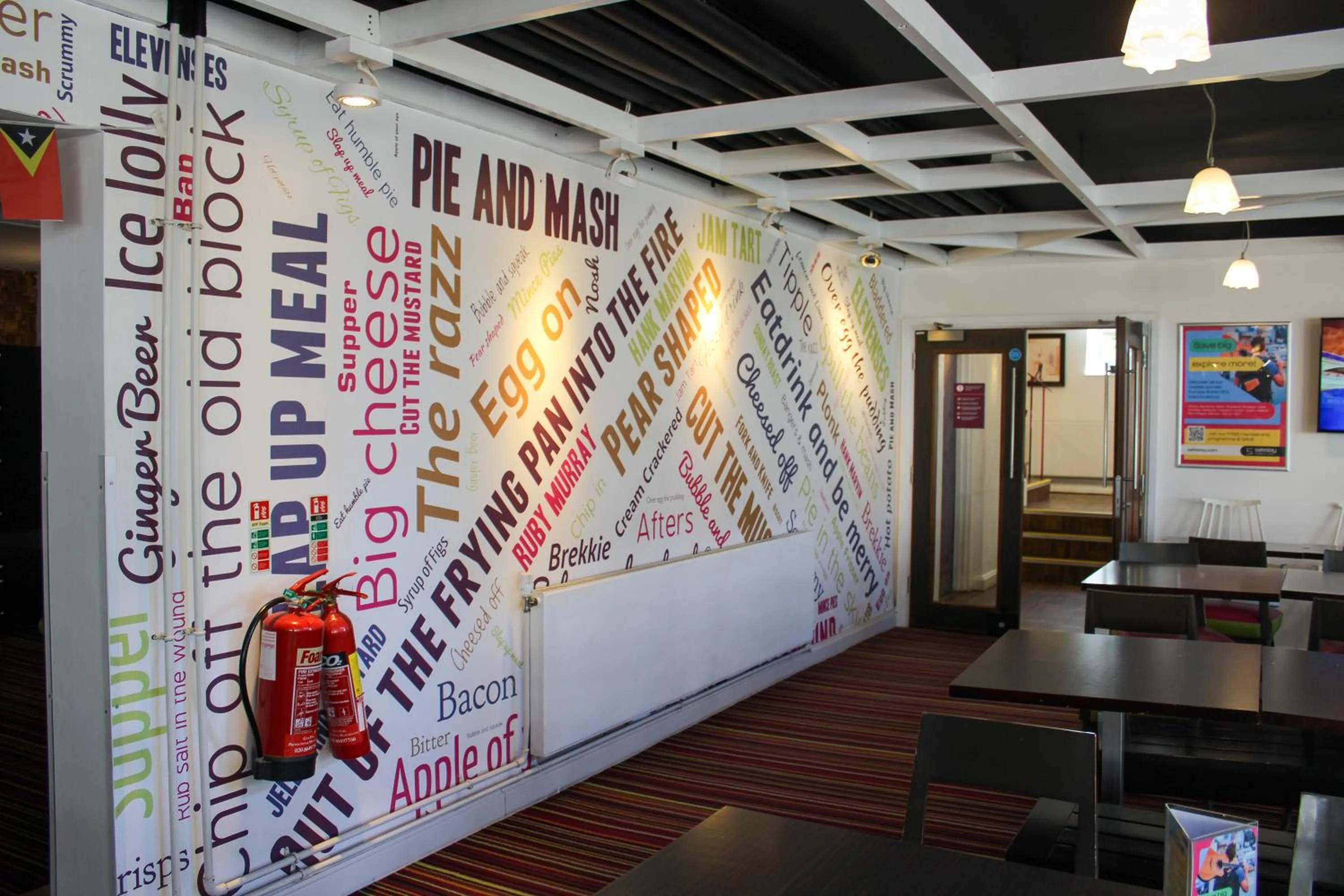 Restaurant/places to eat in Safestay London Kensington Holland Park