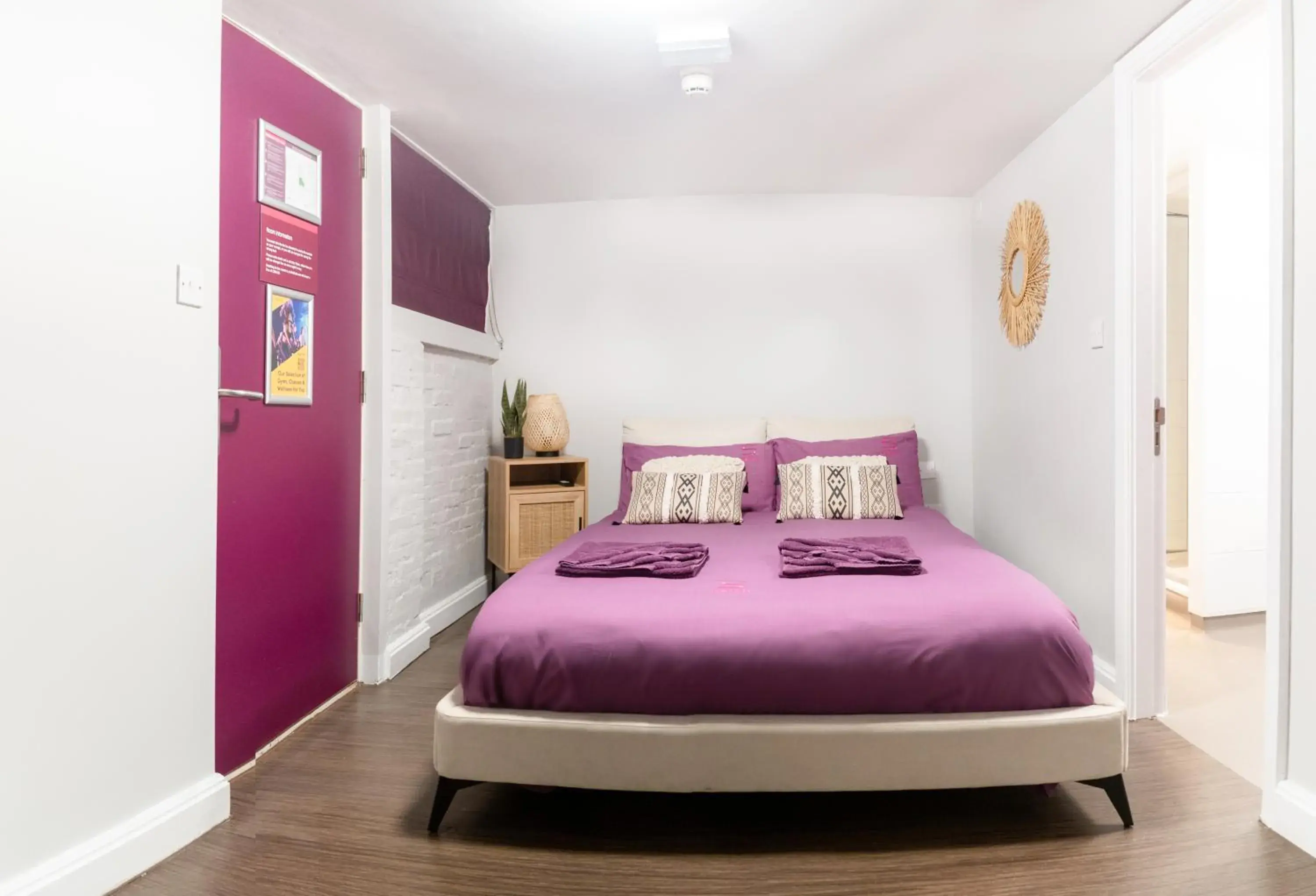 Double Room Ensuite in Safestay London Kensington Holland Park Double Room Ensuite in Safestay London Kensington Holland Park