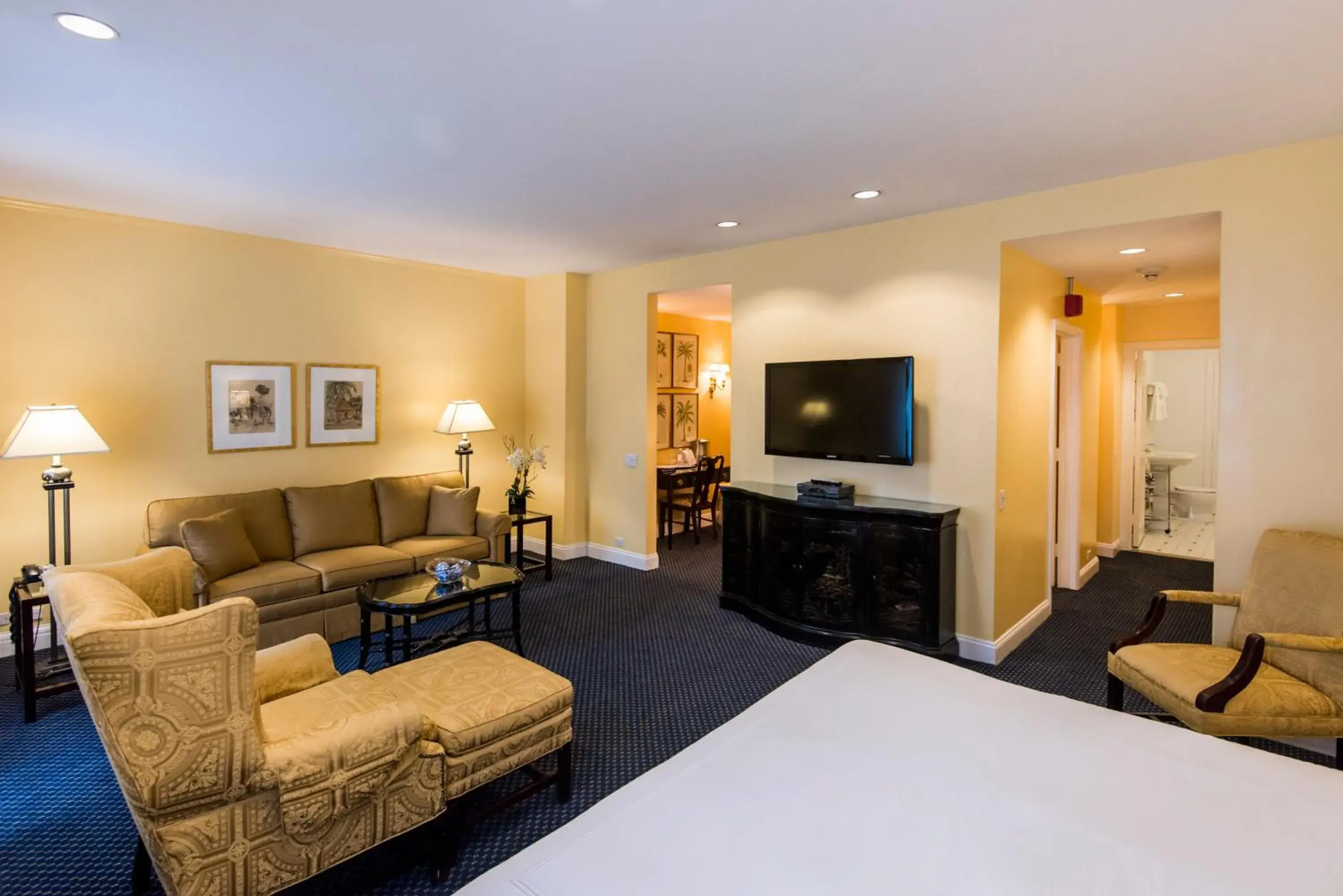 Photo of the whole room, Bed in 3 West Club Photo of the whole room, Bed in 3 West Club