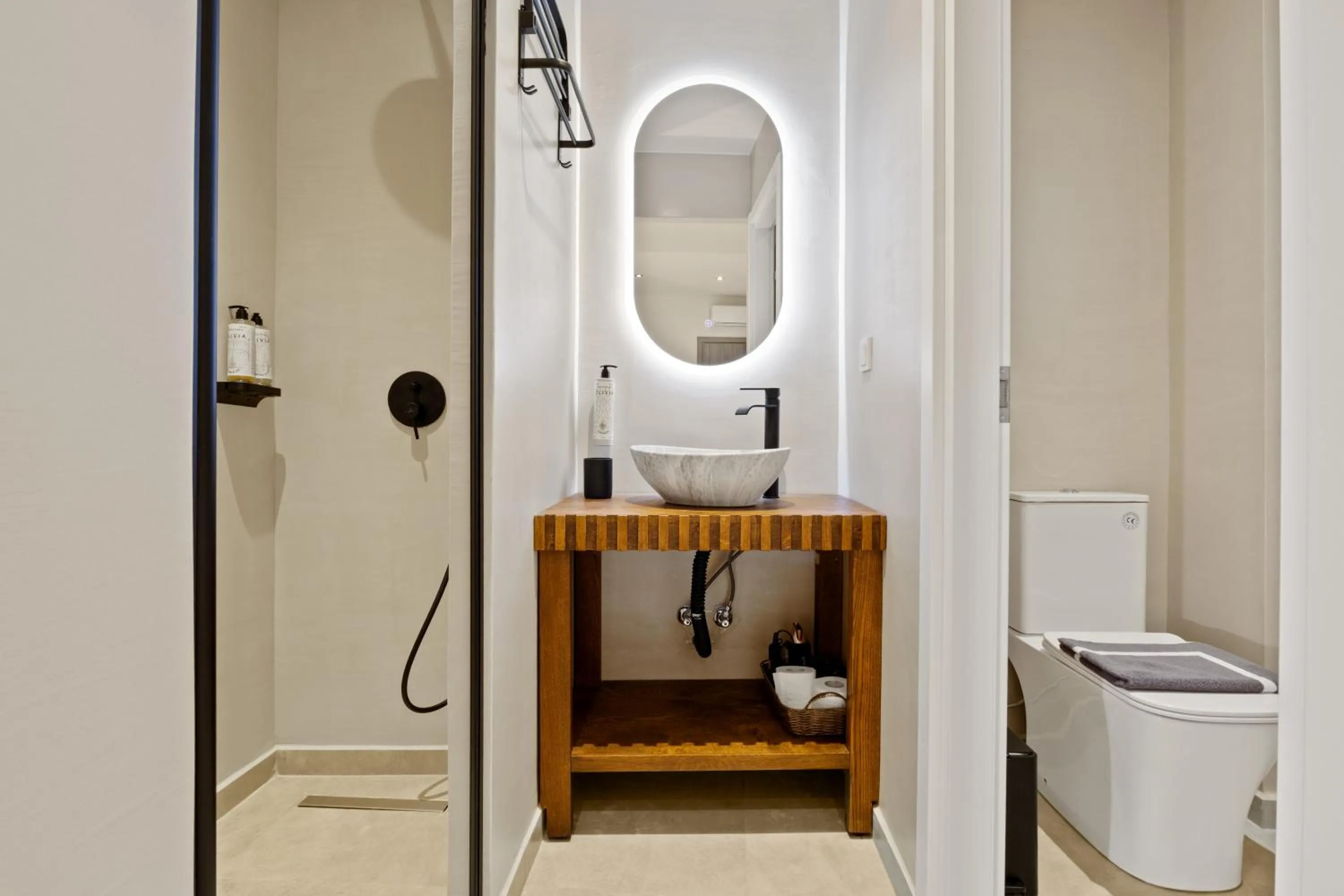 Bathroom in Enea City Suites