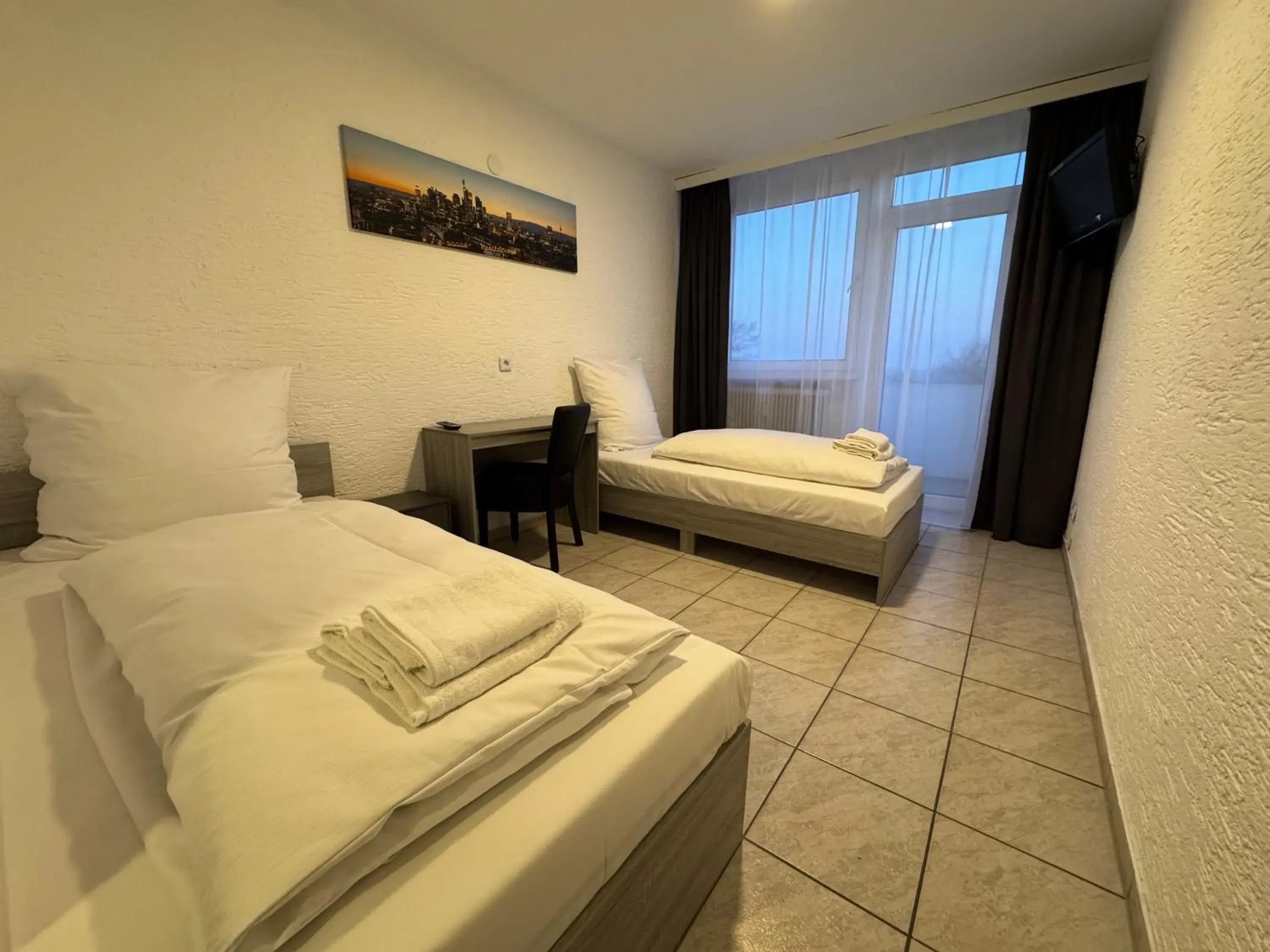 Twin Room with Shower in Hotel Main Taunus Twin Room with Shower in Hotel Main Taunus