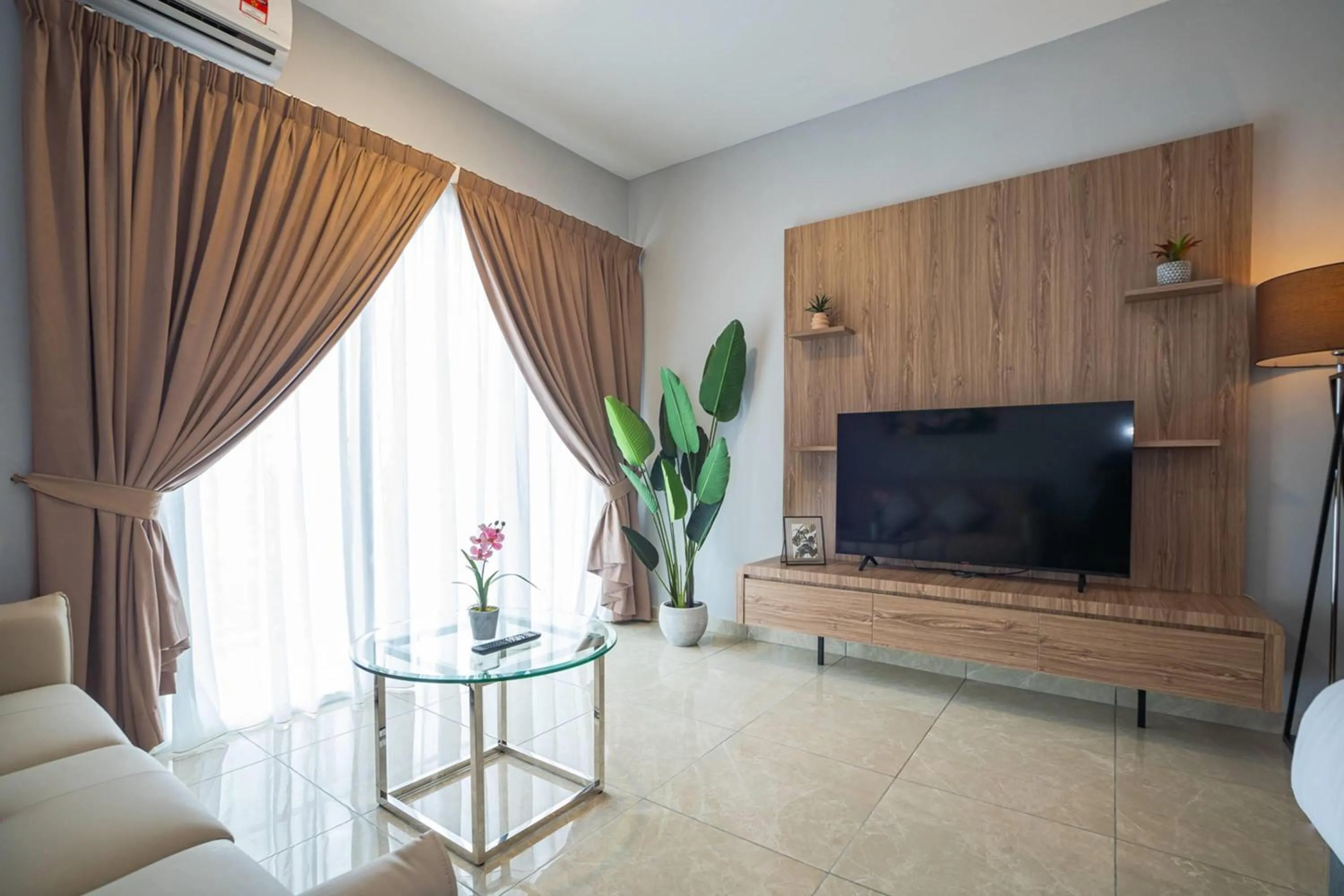 Photo of the whole room in Wyndham Garden Suites IPOH ICC