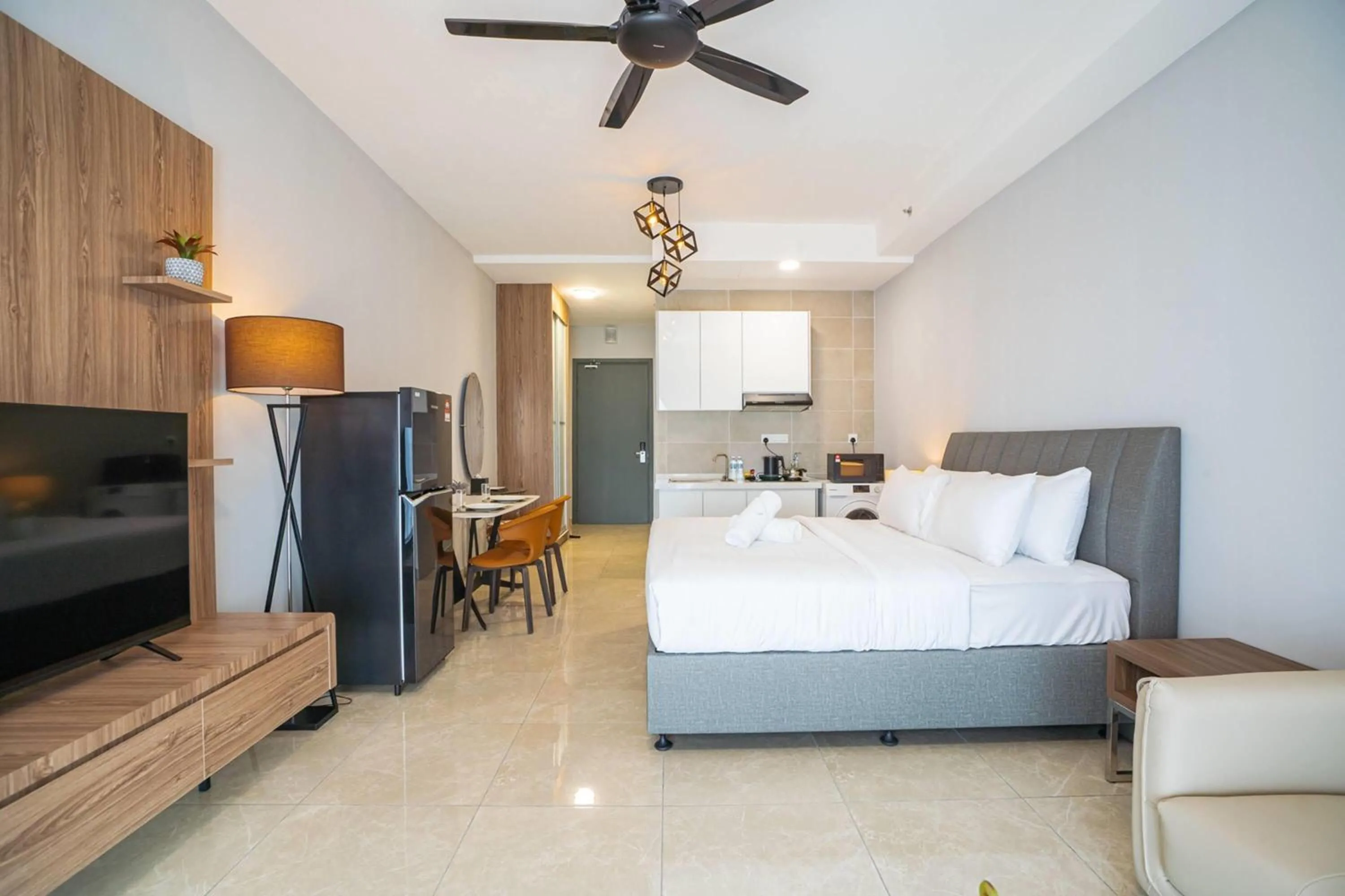Photo of the whole room, Bed in Wyndham Garden Suites IPOH ICC