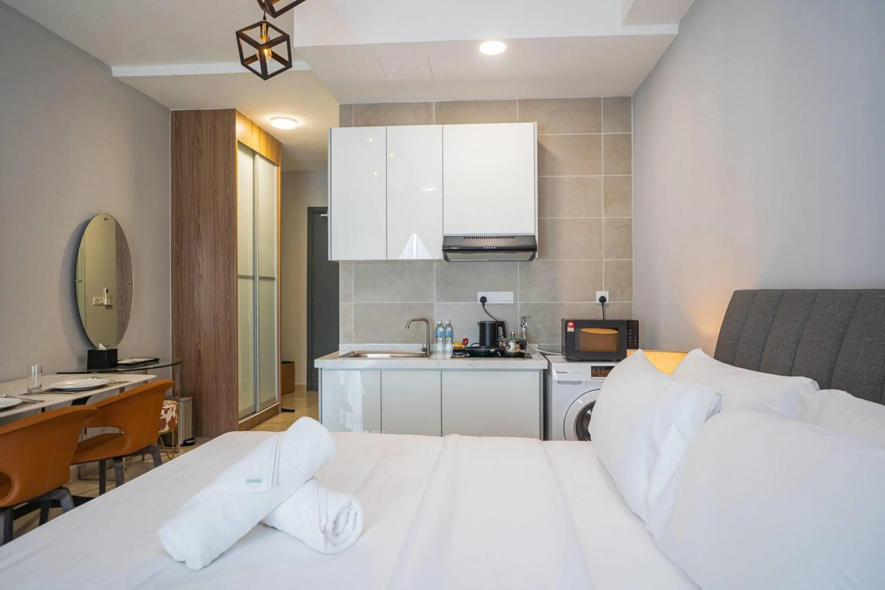 Photo of the whole room, Bed in Wyndham Garden Suites IPOH ICC