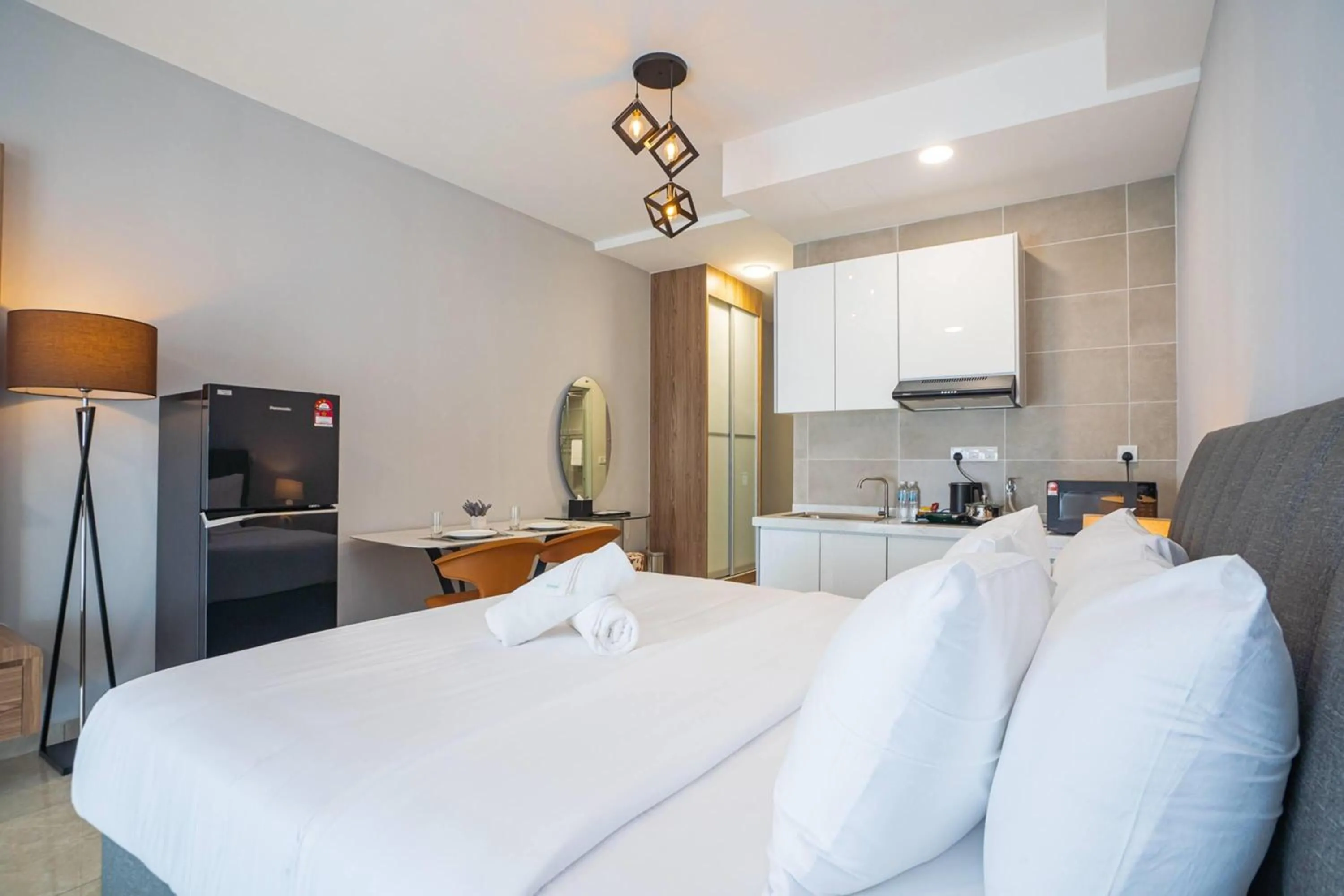 Photo of the whole room, Bed in Wyndham Garden Suites IPOH ICC