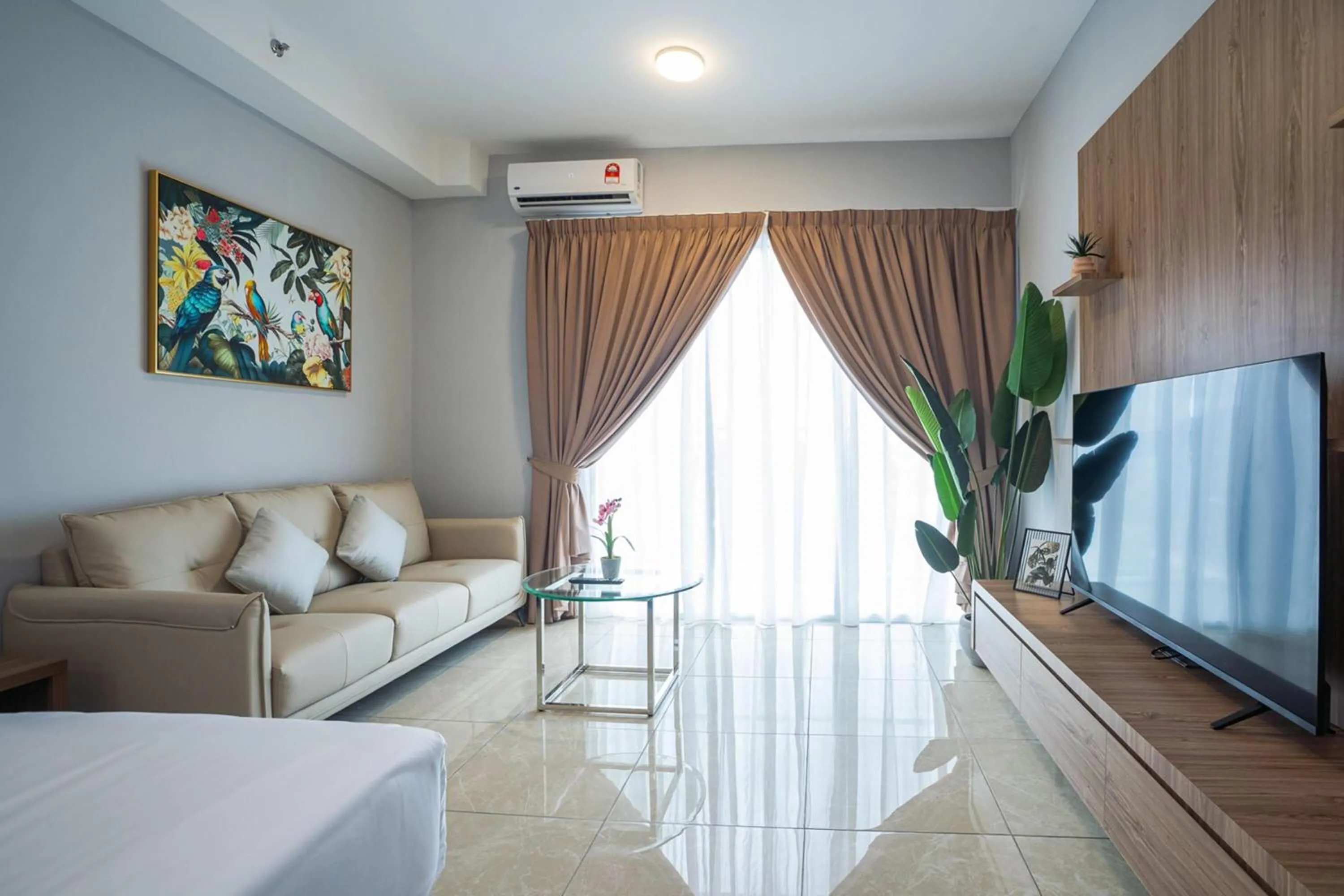 Photo of the whole room, Bed in Wyndham Garden Suites IPOH ICC