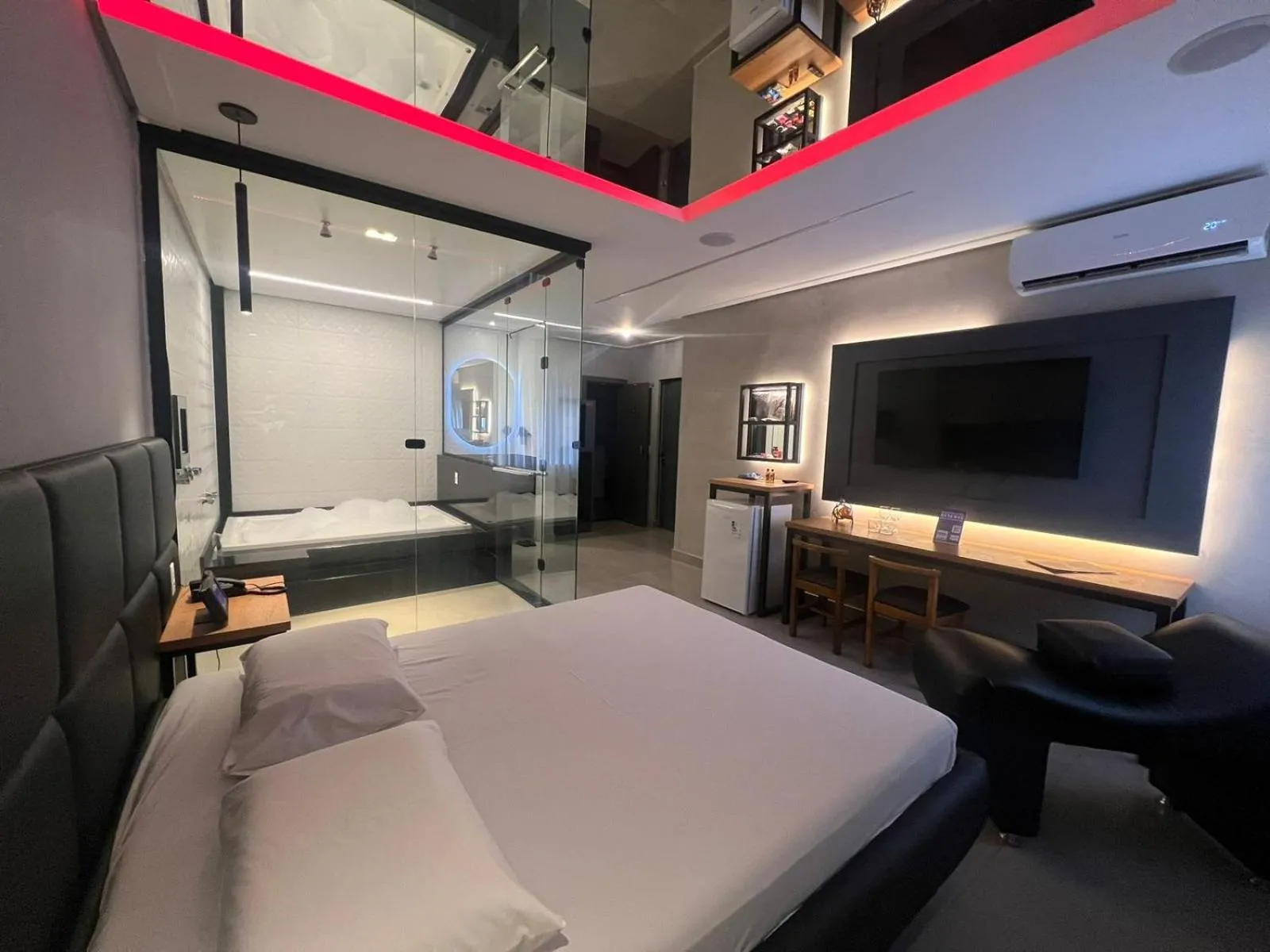 TV and multimedia, Bed in Motel Ermitage