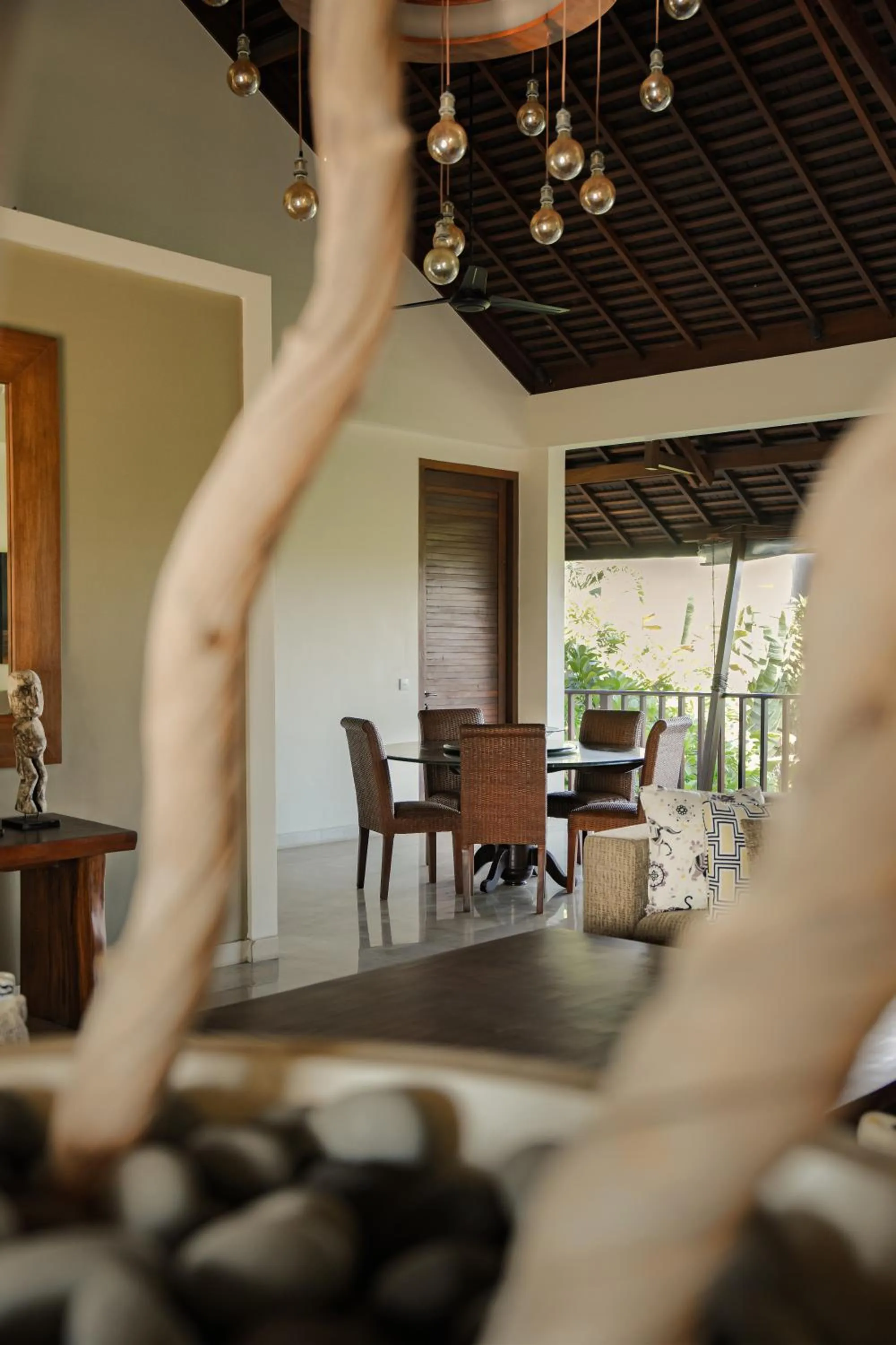 Patio in OMEKAI Cemagi by Nakula