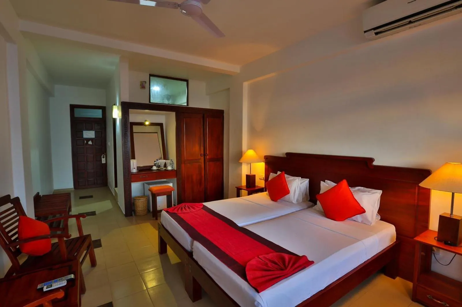 Bed in Hotel Lanka Super Corals