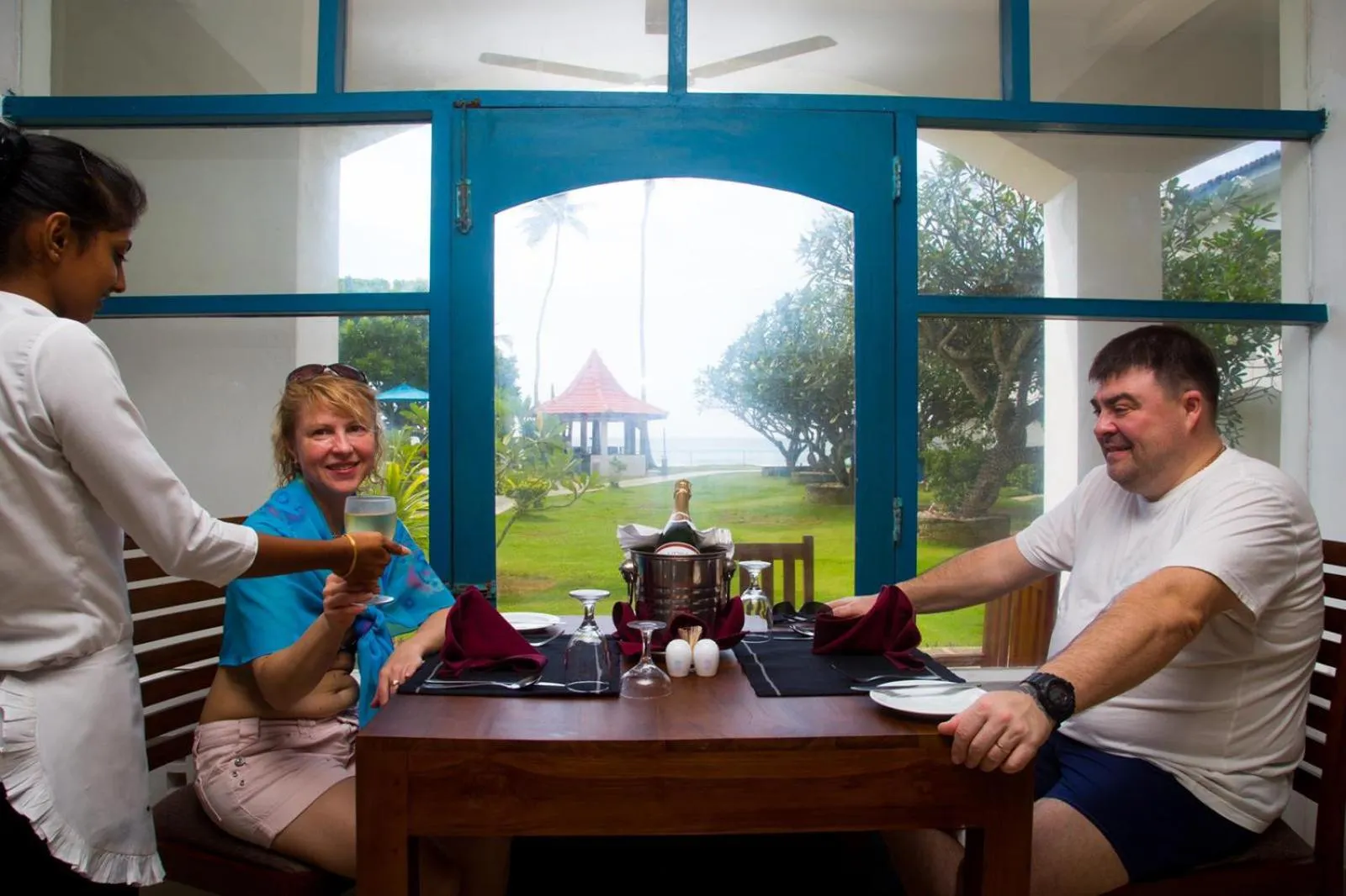 Restaurant/places to eat in Hotel Lanka Super Corals