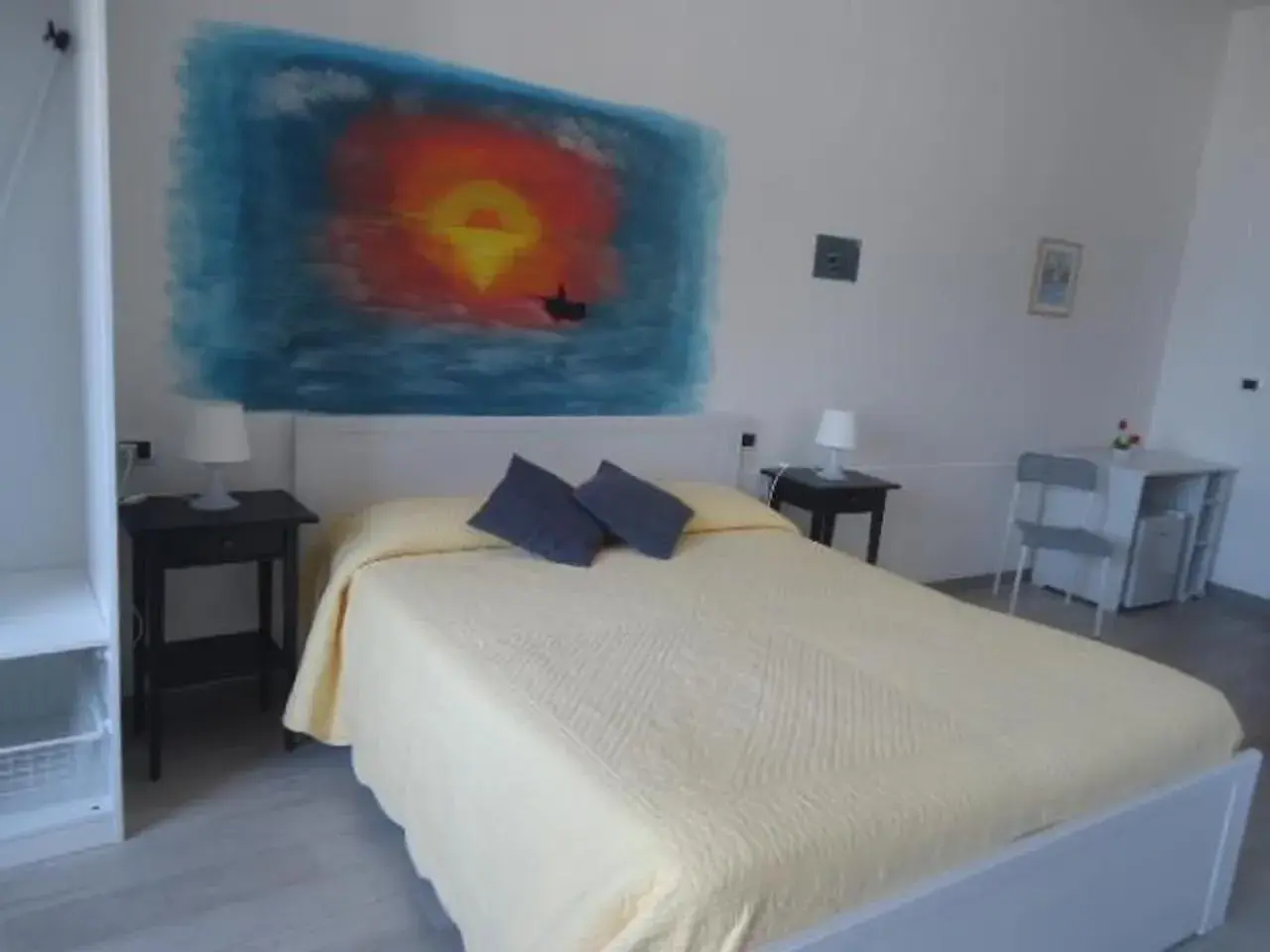 Budget Double Room in La Meriggia B&B Budget Double Room in La Meriggia B&B