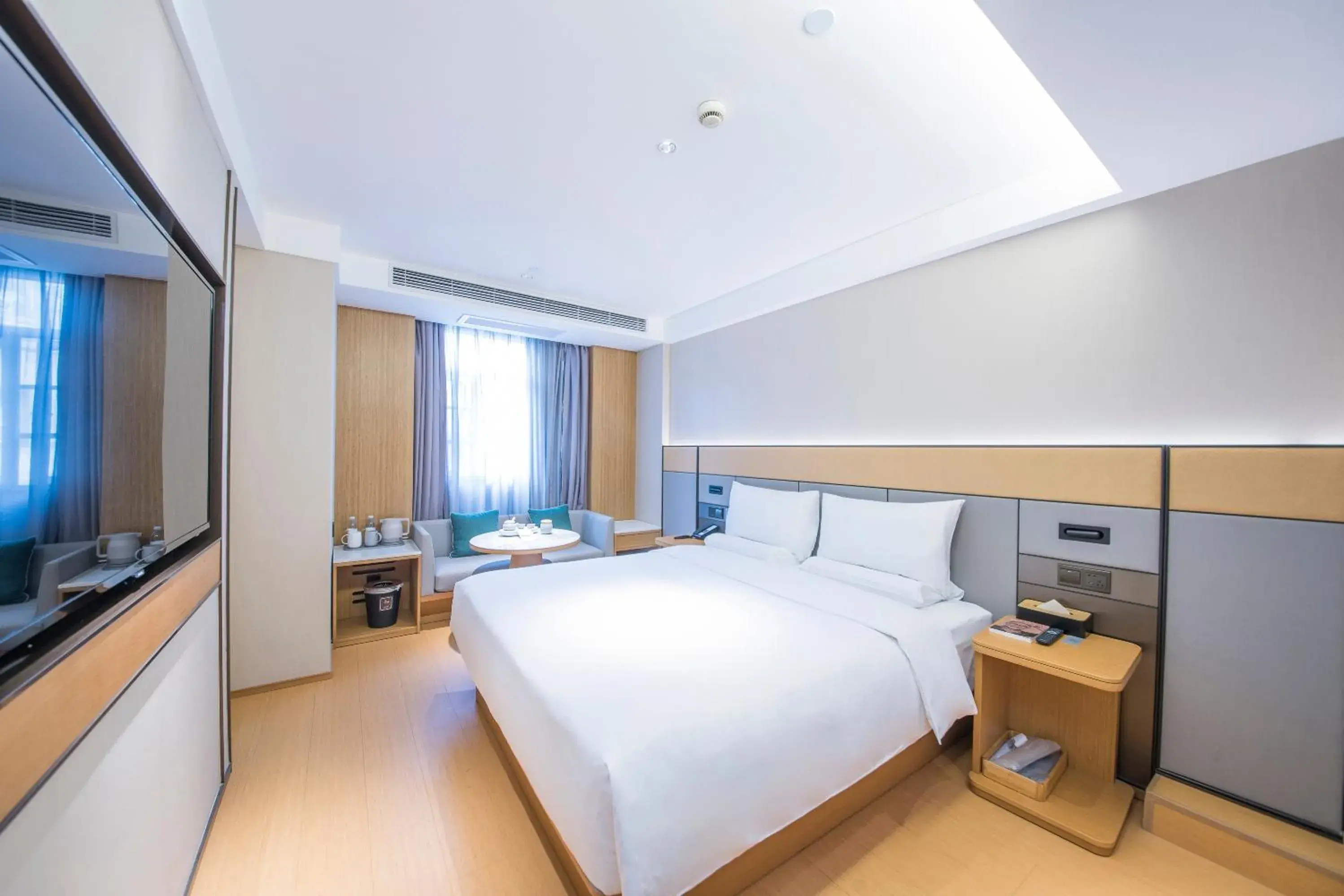 Business Queen Room in Ji Hotel - Shanghai Nanjing Road People's Square Business Queen Room in Ji Hotel - Shanghai Nanjing Road People's Square