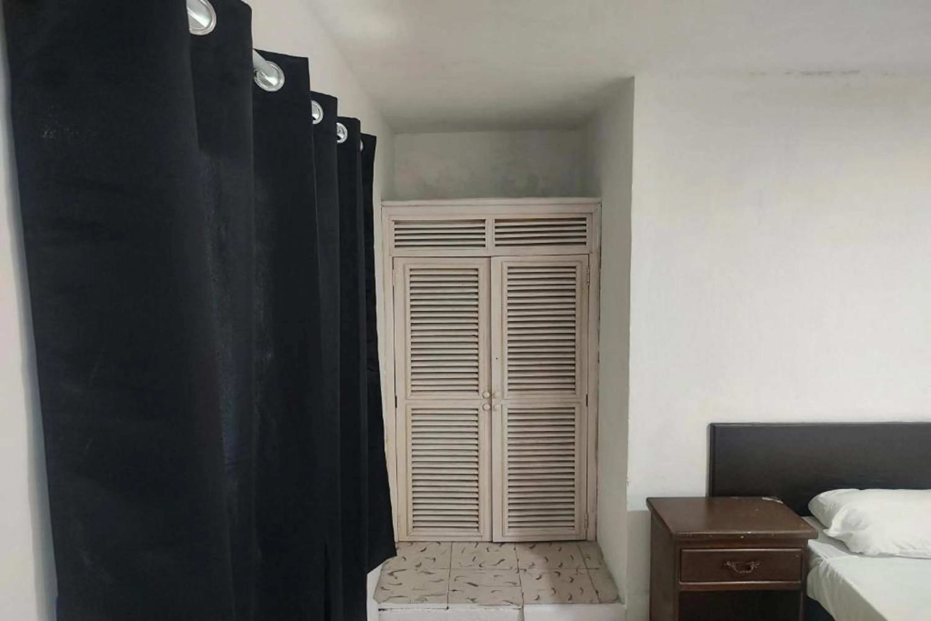 Bedroom, Bed in OYO Hotel Colibri