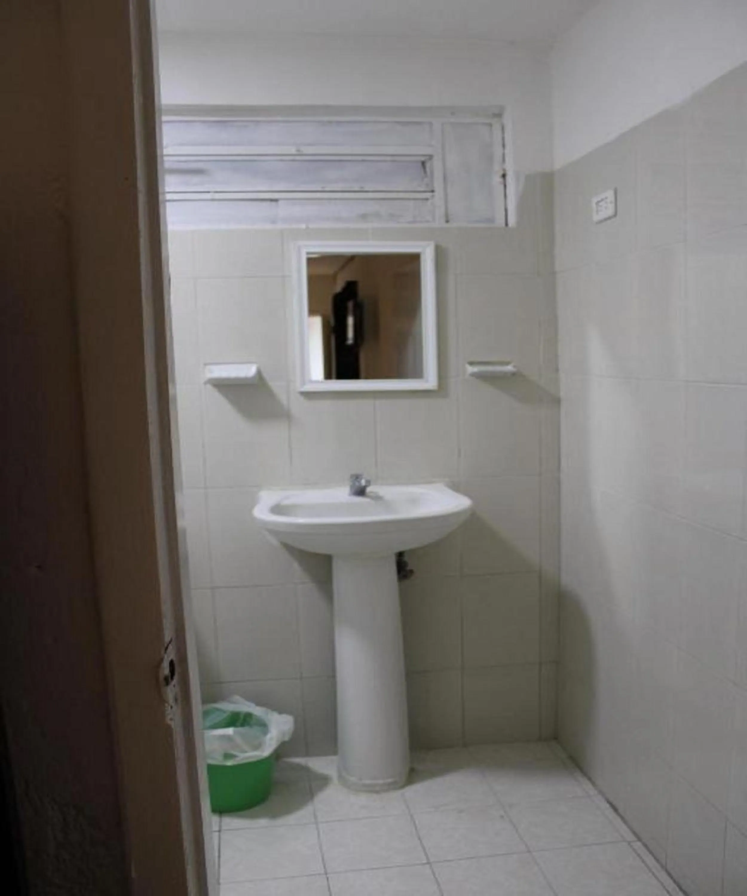 Bathroom in OYO Hotel Colibri