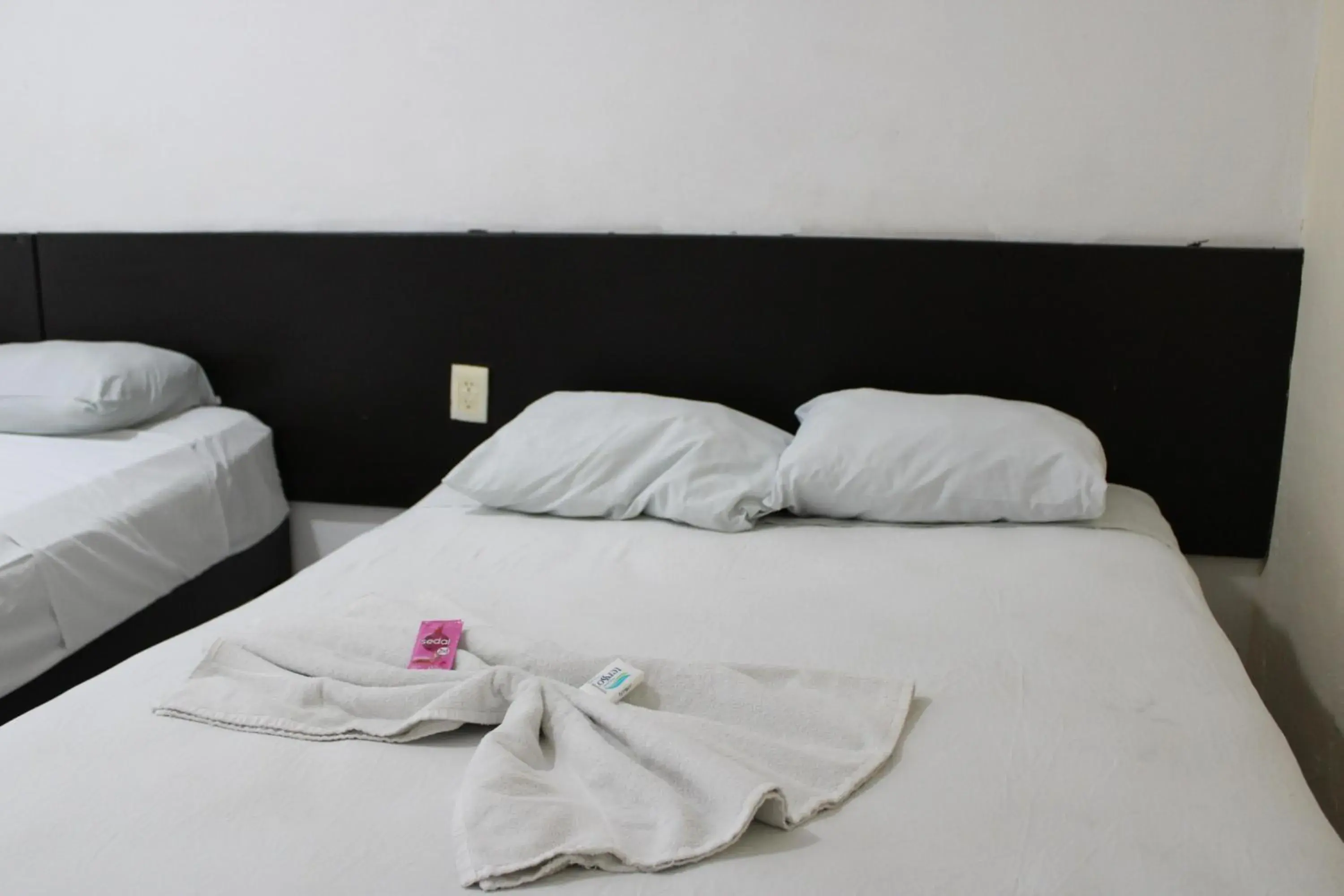 Bedroom, Bed in OYO Hotel Colibri Bedroom, Bed in OYO Hotel Colibri