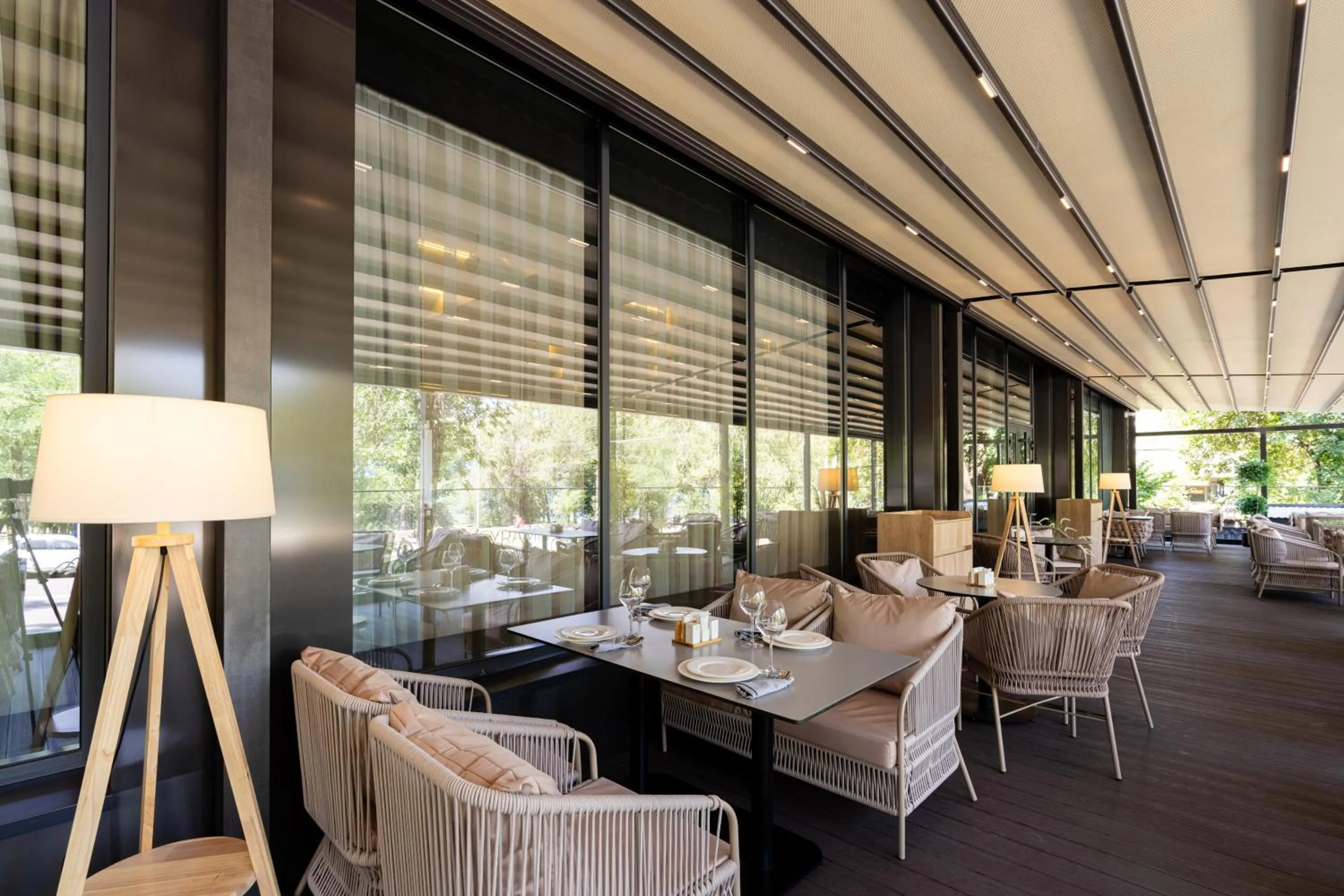 Restaurant/places to eat in Renion City Hotel