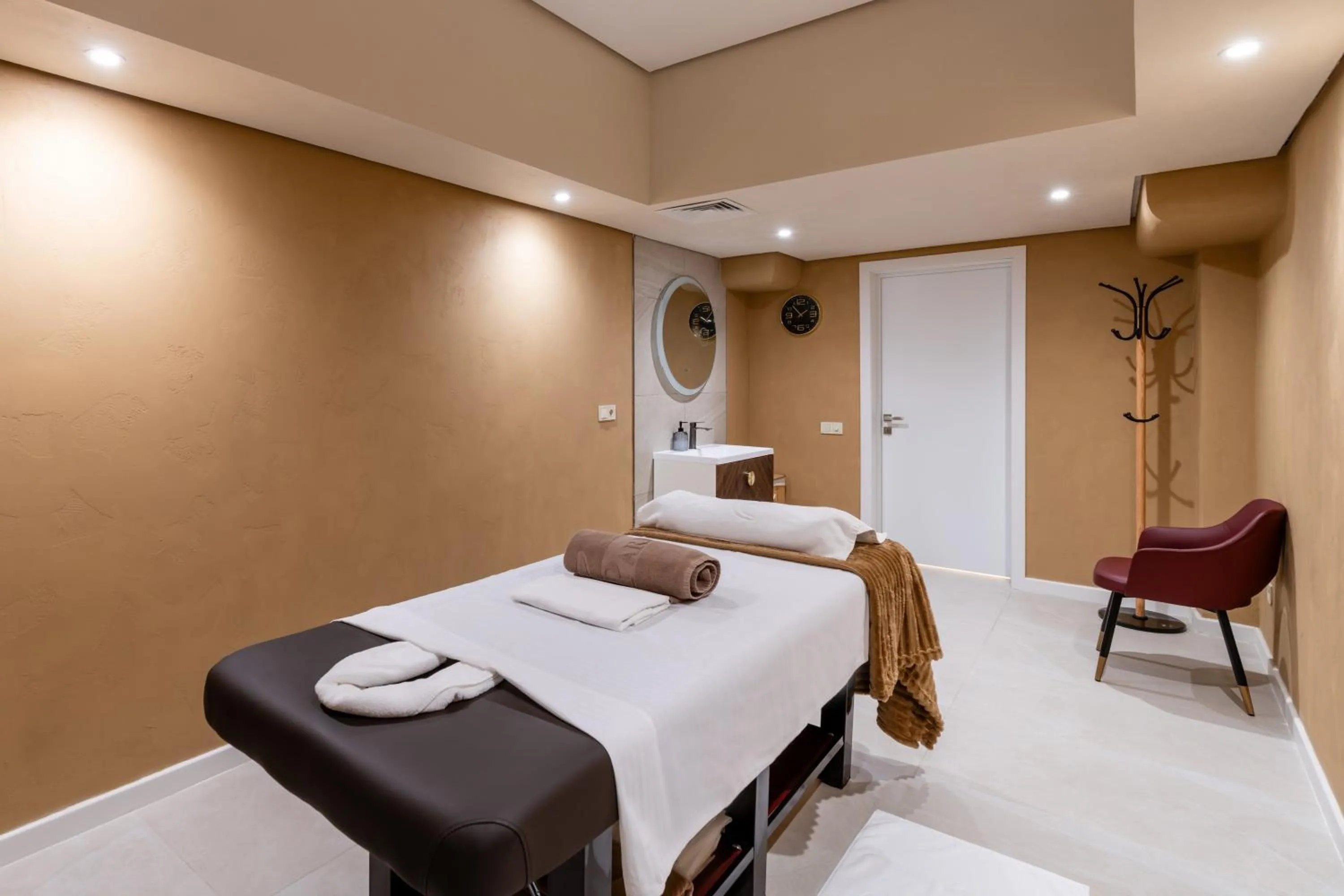 Spa and wellness centre/facilities, Bed in Renion City Hotel
