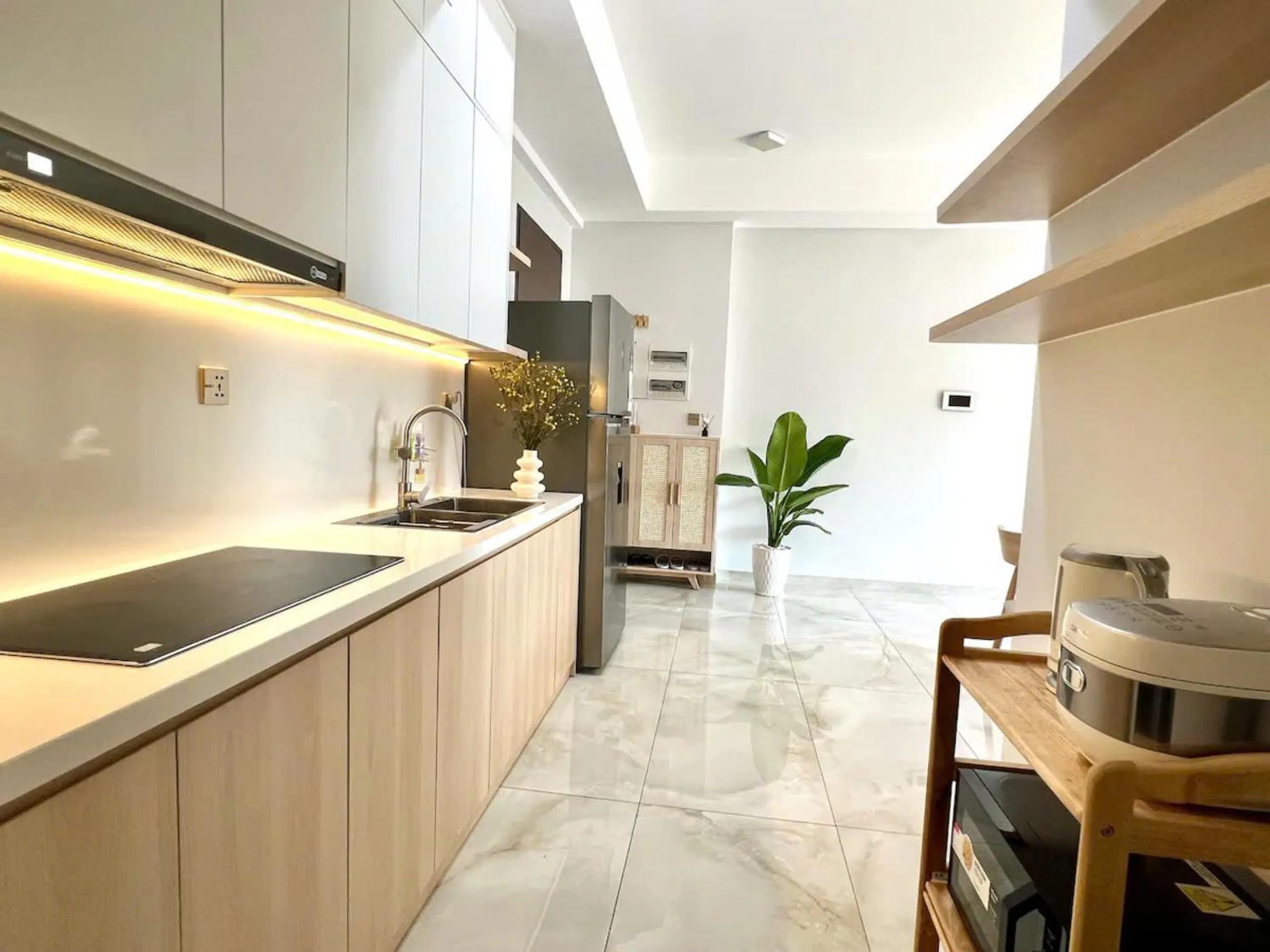 Kitchen or kitchenette in The Antonia Apartments - Korea Town D7