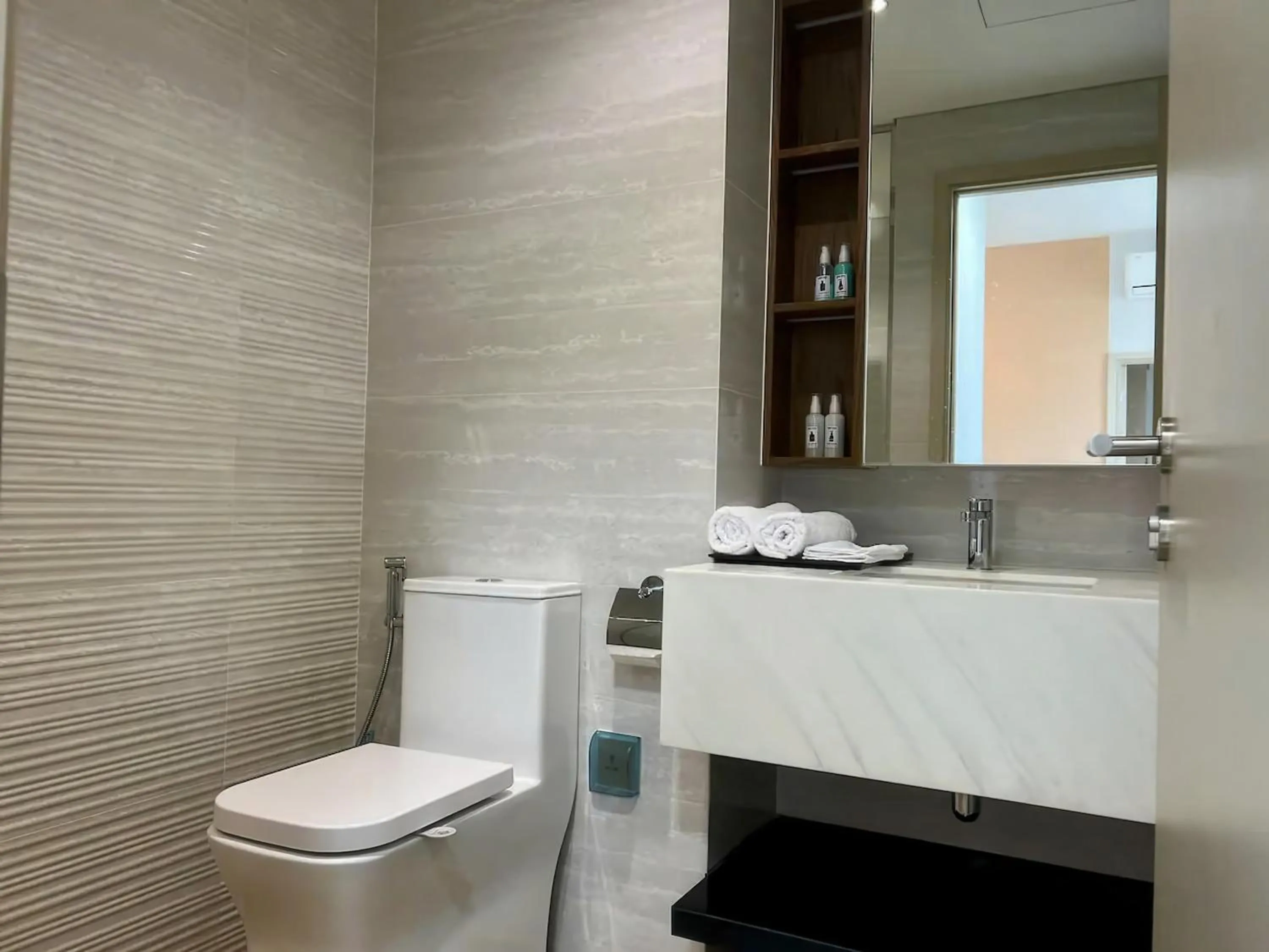 Toilet in The Antonia Apartments - Korea Town D7