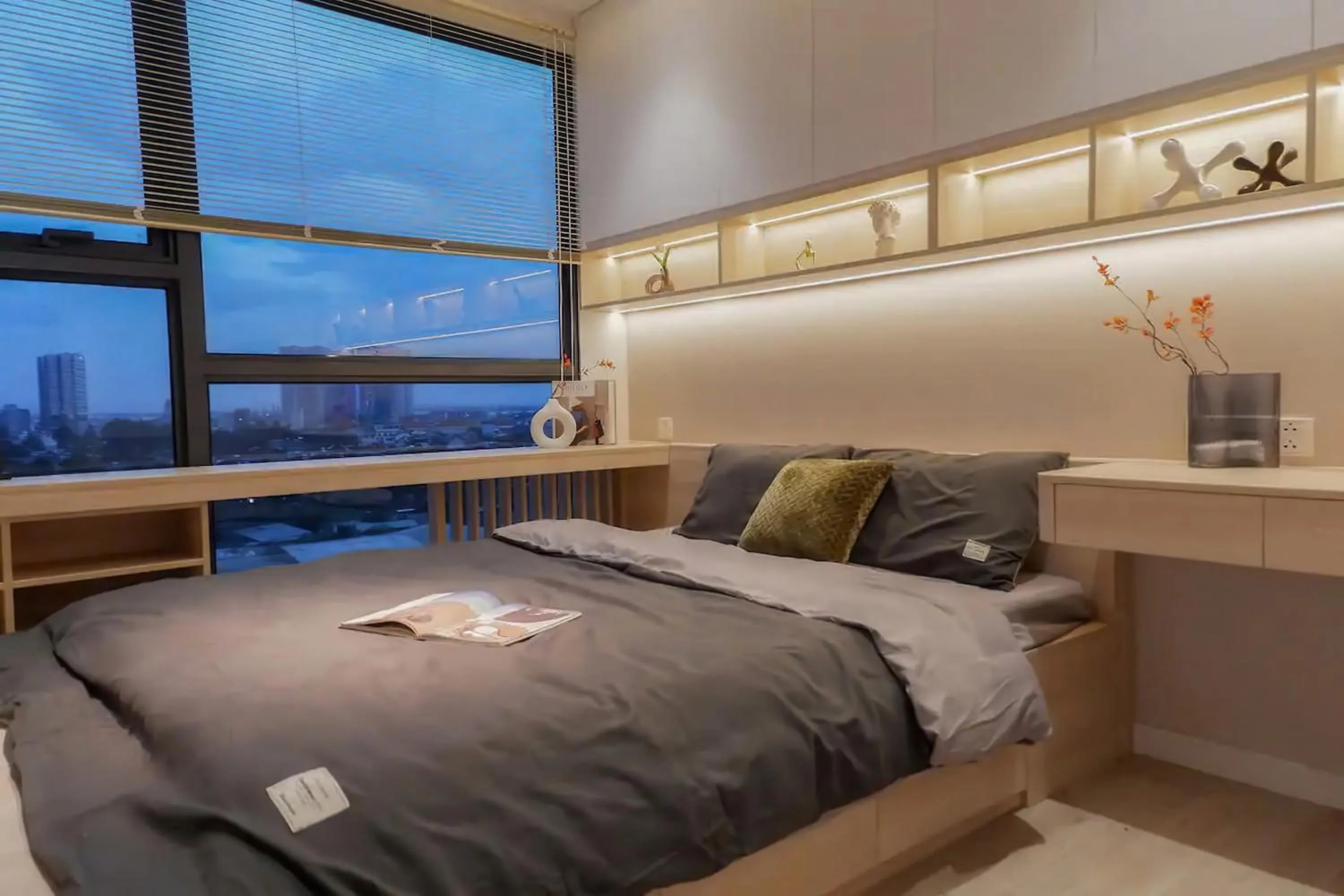 Bed in The Antonia Apartments - Korea Town D7