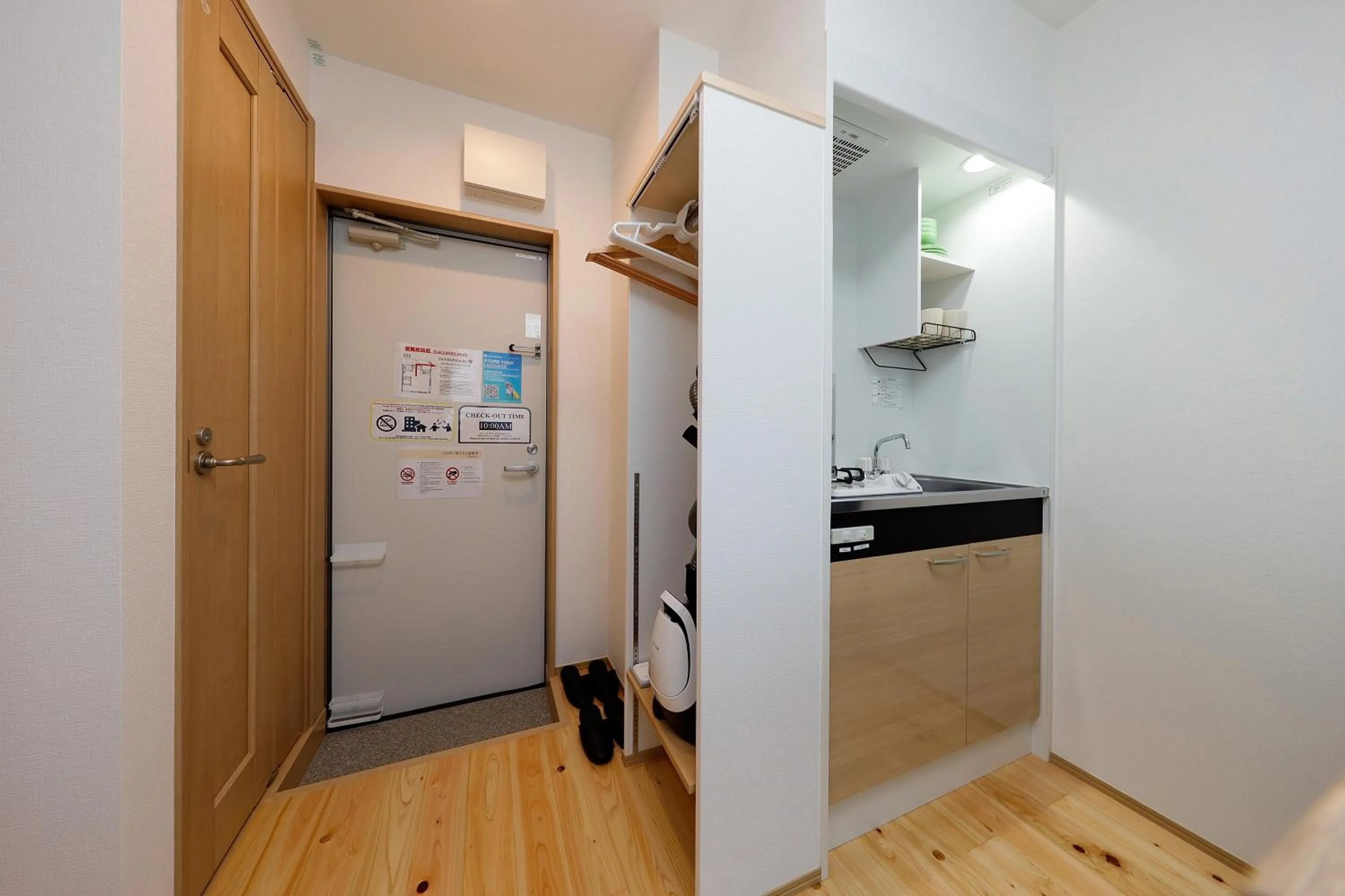 Zenith Shinjuku Hinoki by Tranova