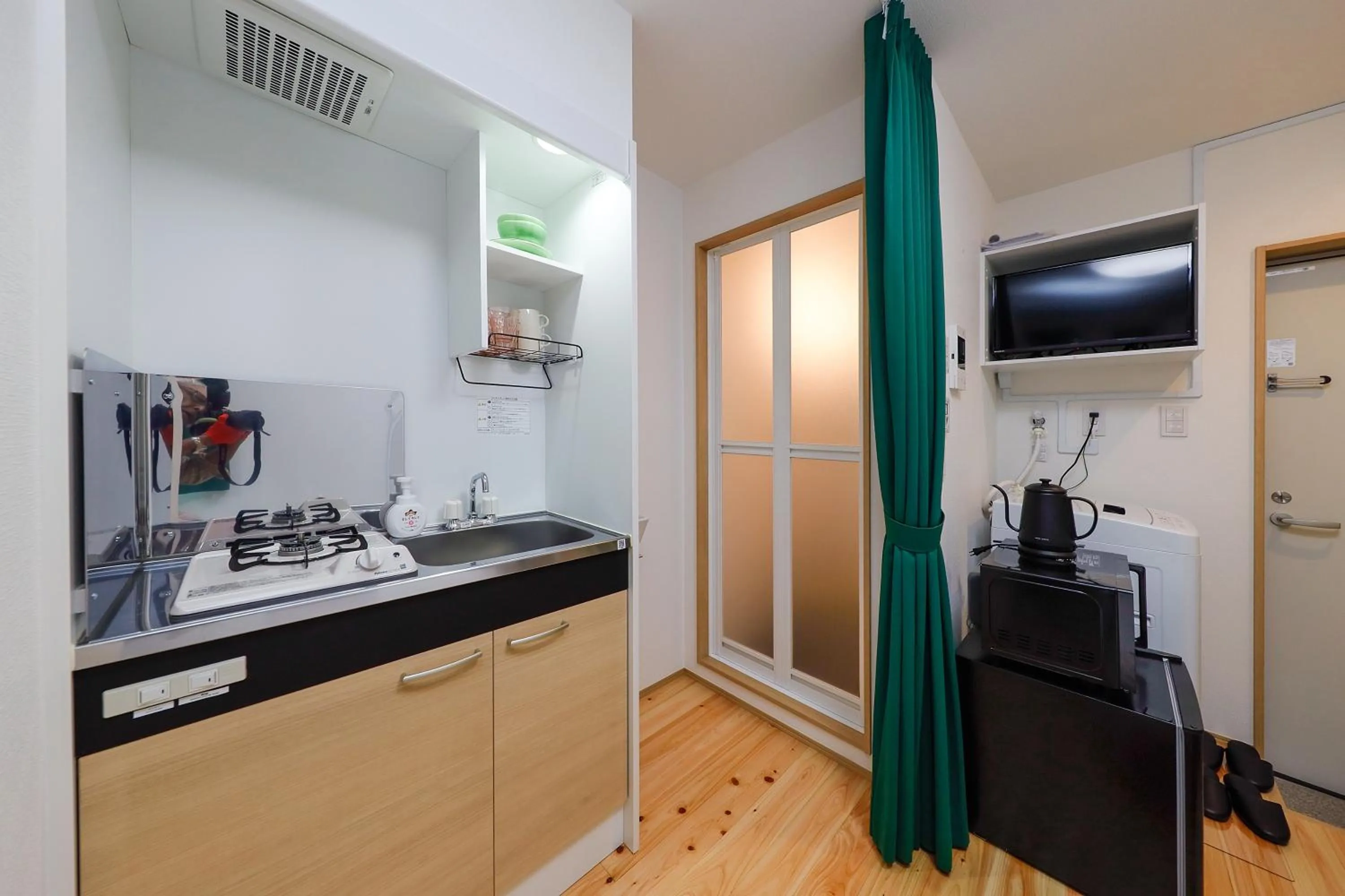 Zenith Shinjuku Hinoki by Tranova