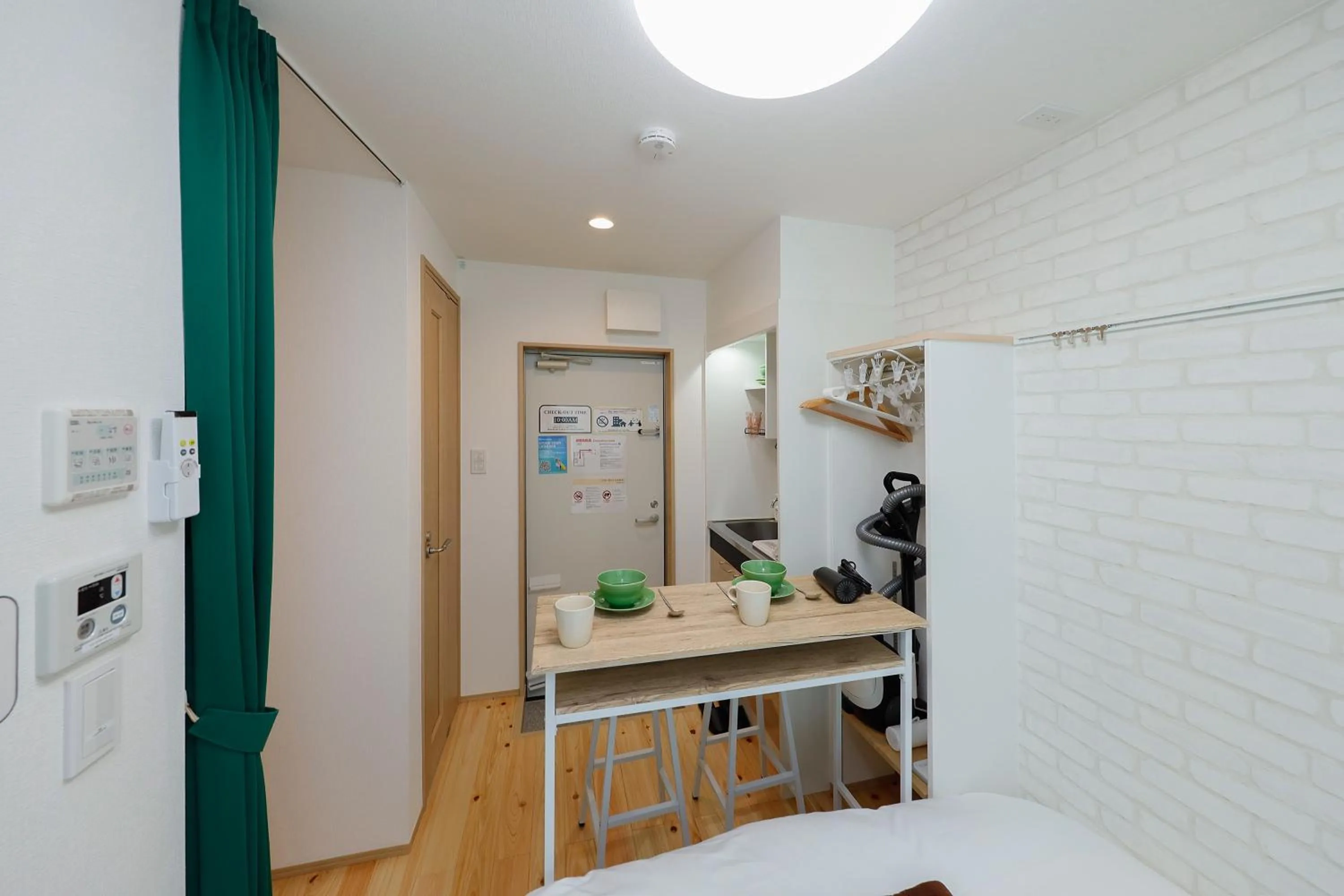 Zenith Shinjuku Hinoki by Tranova