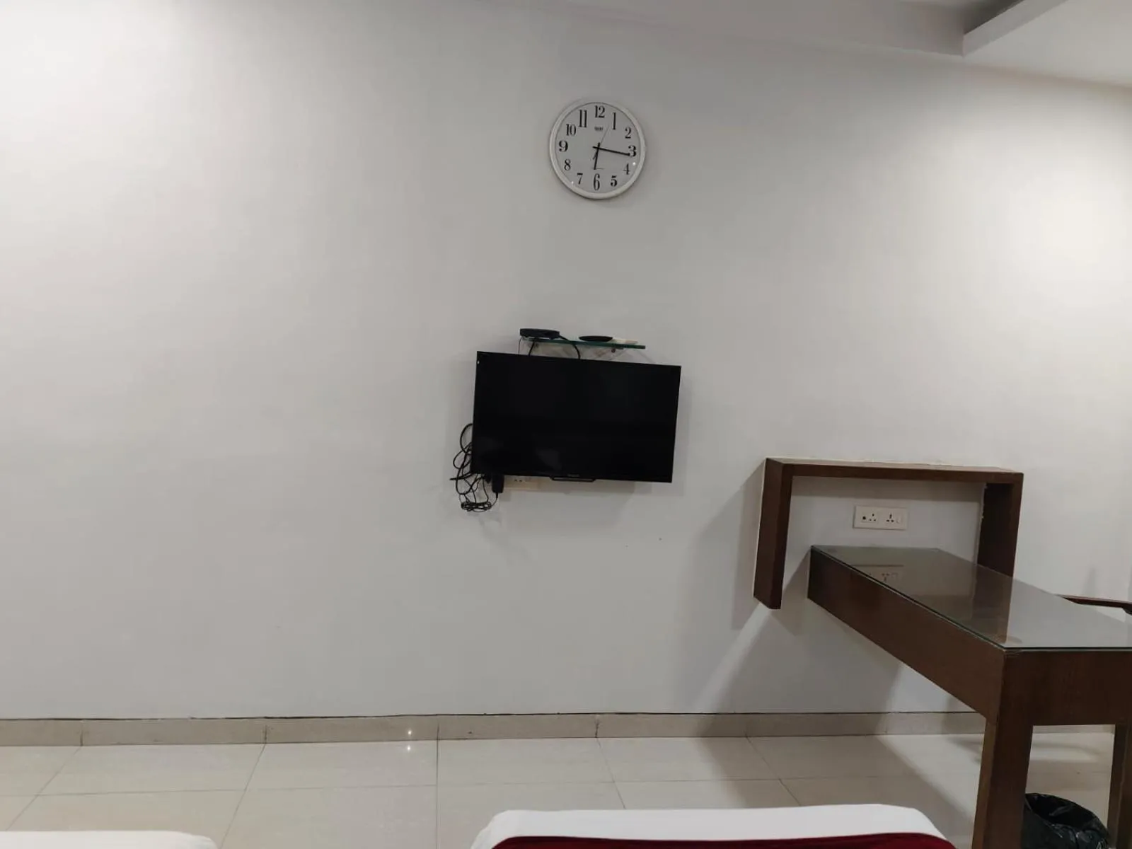 TV and multimedia in Hotel Raviraj, Chhatrapati Sambhaji Nagar